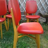 Set of 6 chairs in wood covered with red skai