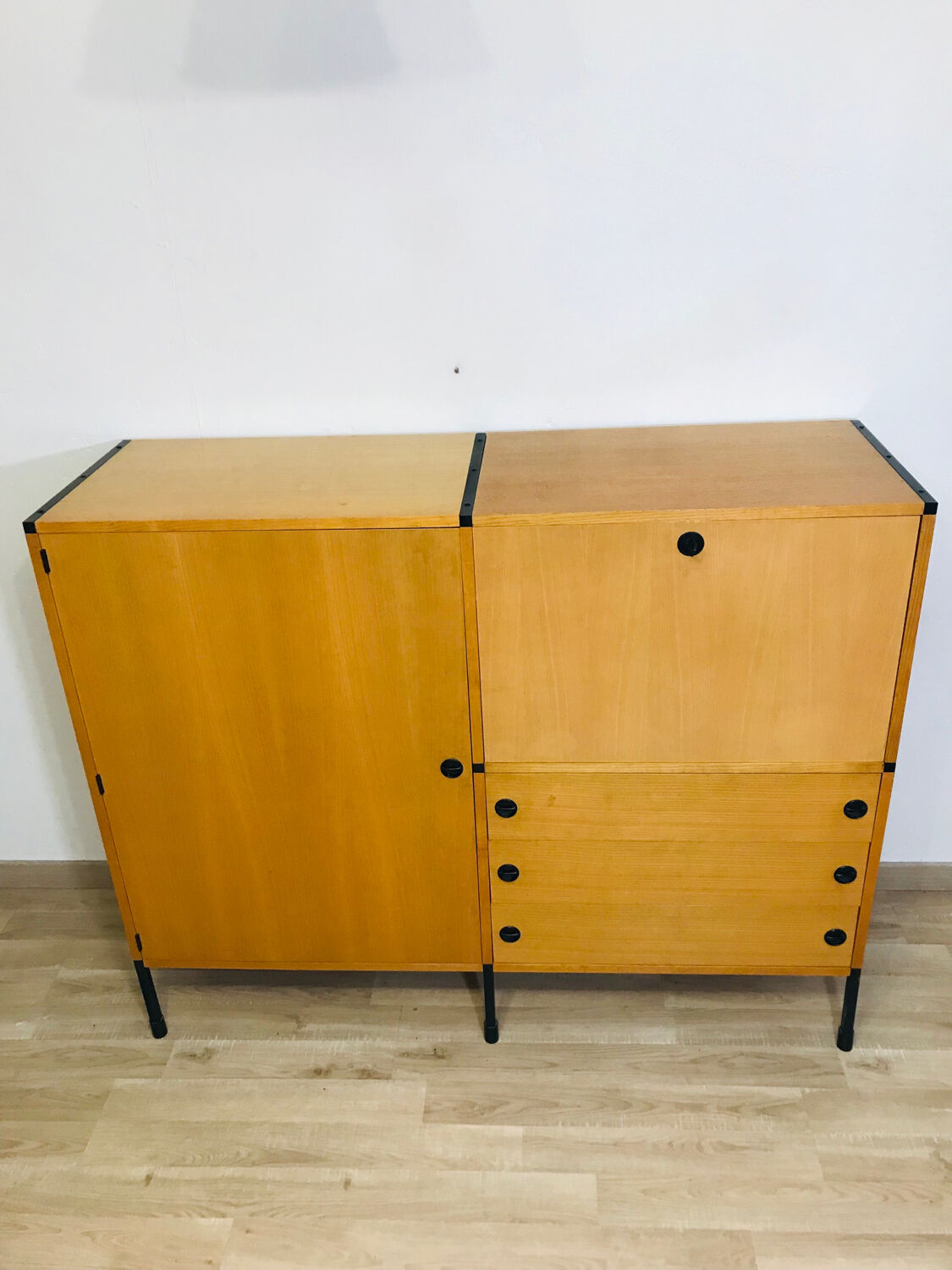 Office secretary A.R.P. Minvielle edition