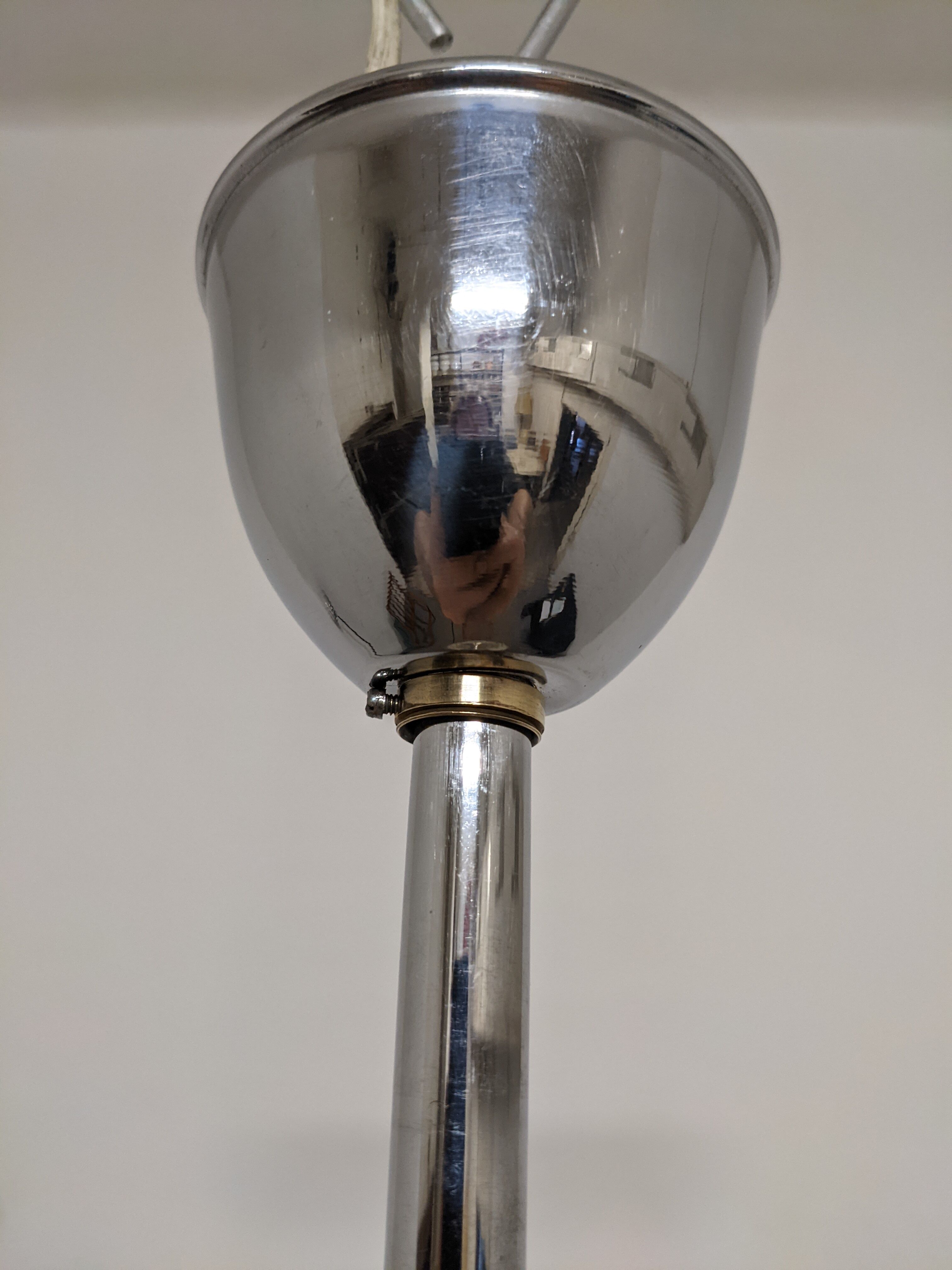 Art Deco ball suspension in opaline