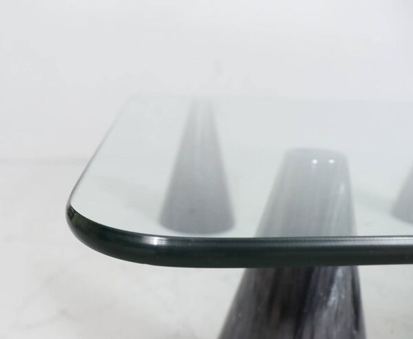 Massimo/Lella Vignelli. Dans le style de. Table basse, marbre, Italie, années 1980.