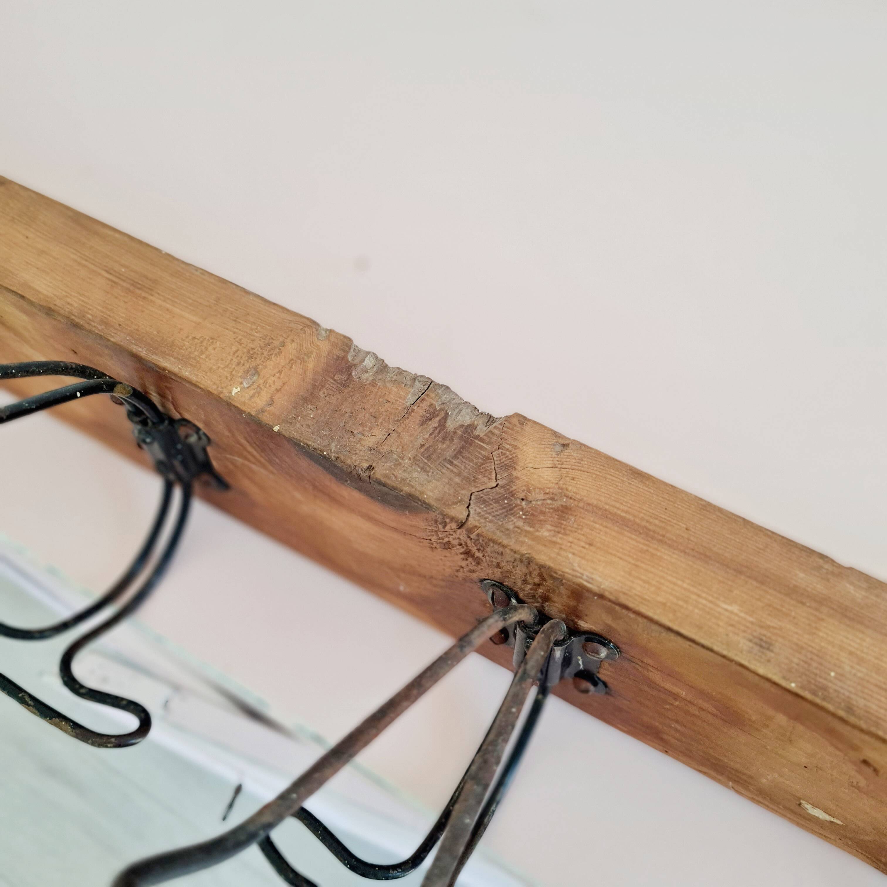 Antique wooden wall coat rack with metal hooks L200