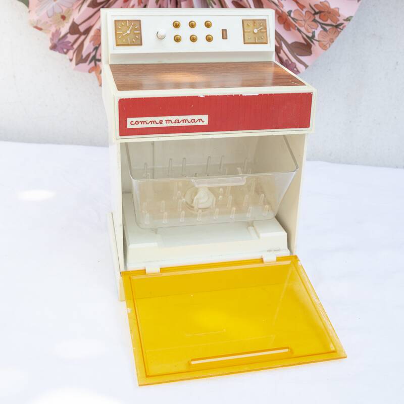 Toy dishwasher like mom 1960
