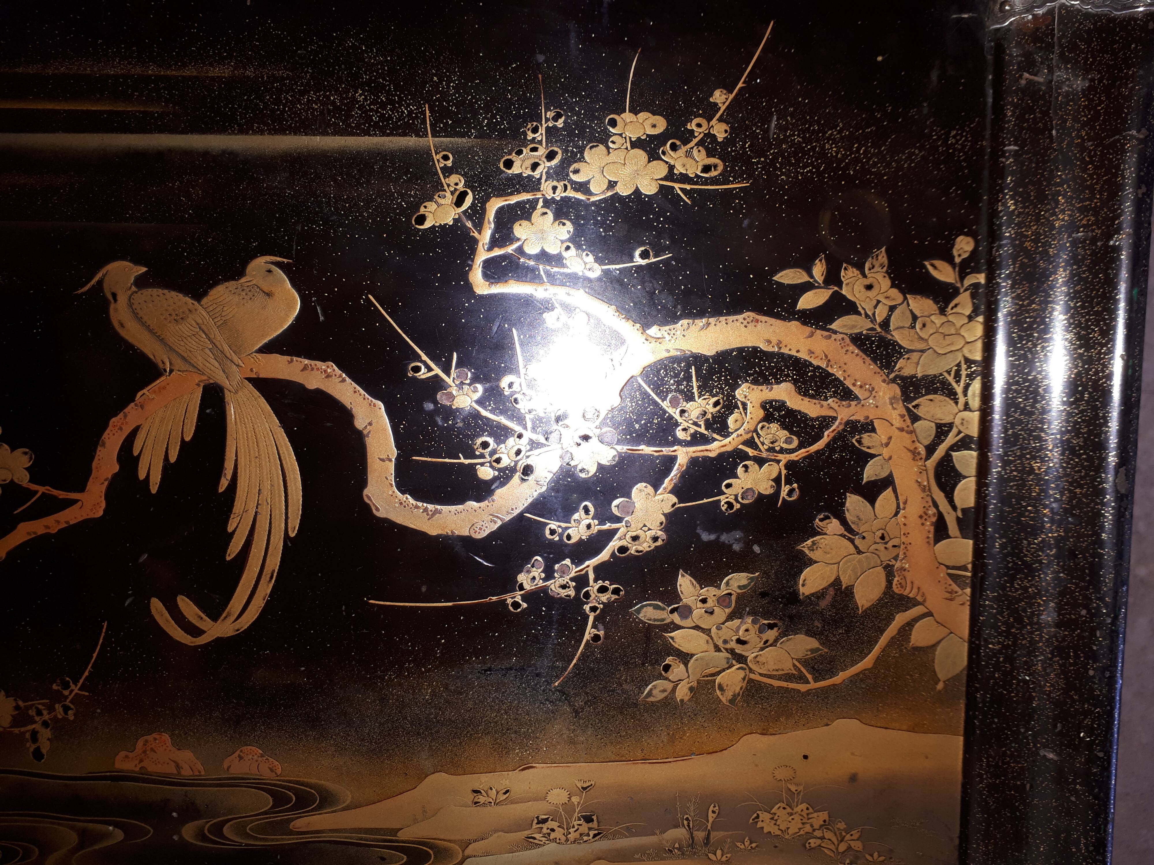 Small Japanese Lacquered Kazaridana Cabinet, Japan Edo Period