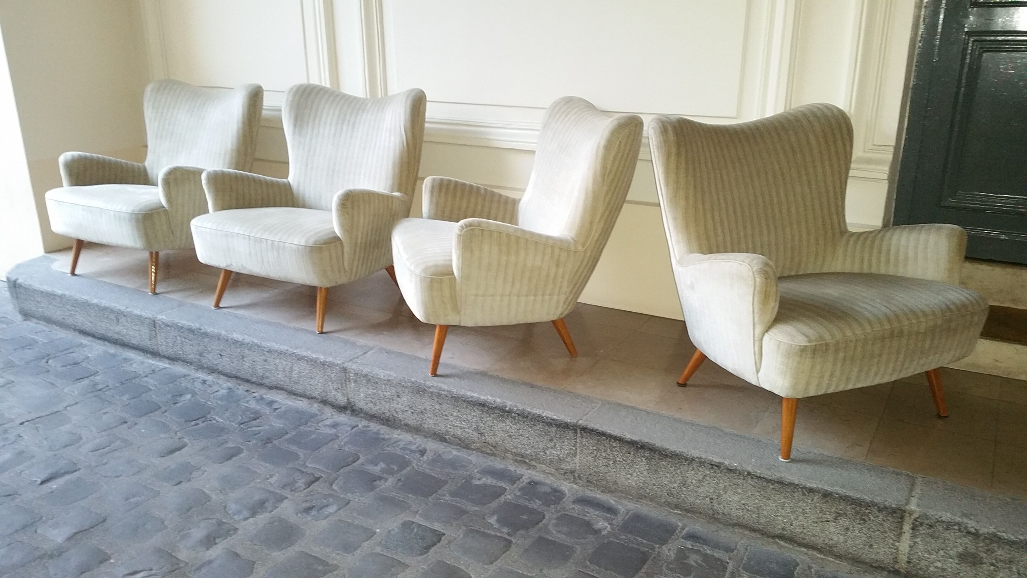 Set of 4 chairs organic wingback chairs of the 50s/60s vintage