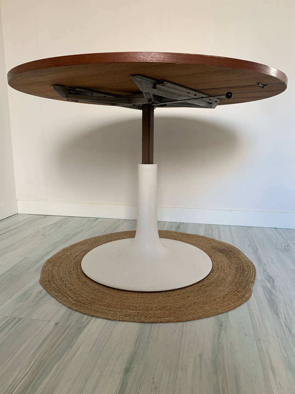 Table modulable JER – Pied tulipe en fonte – Fonderie Chenesseau Orléa