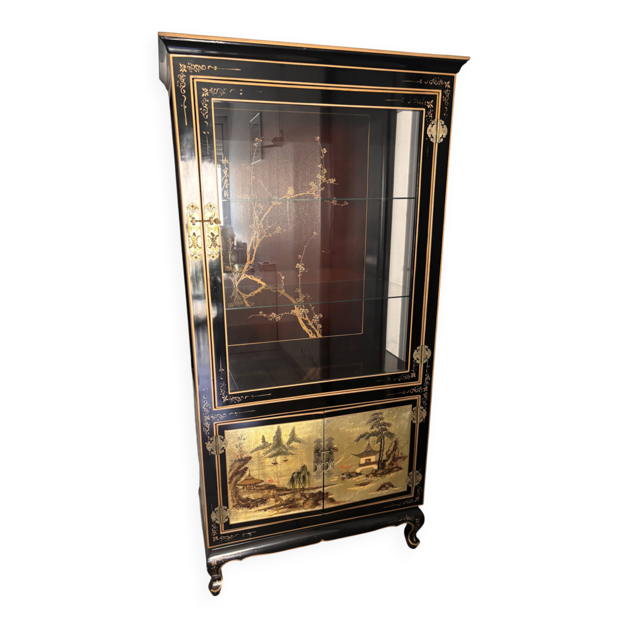 Large Asian Showcase in Black and Gold Lacquer - Display Cabinet
