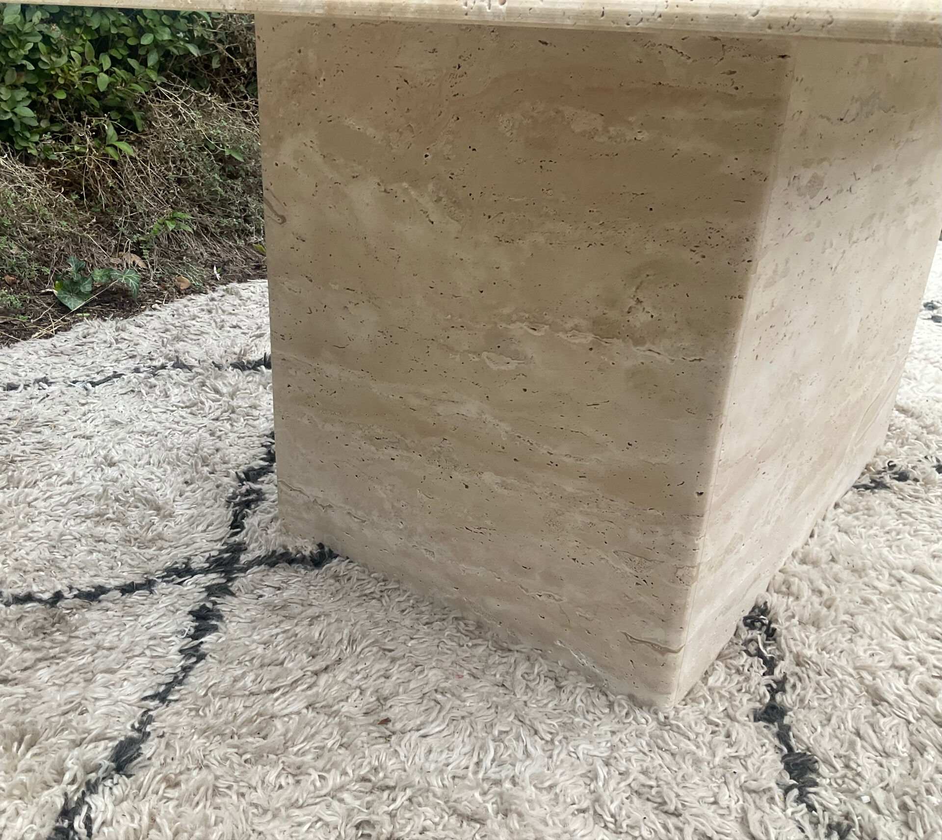 Table basse en travertin 