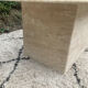 Table basse en travertin 