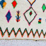 Decorated white wool rug 200cm x 300cm