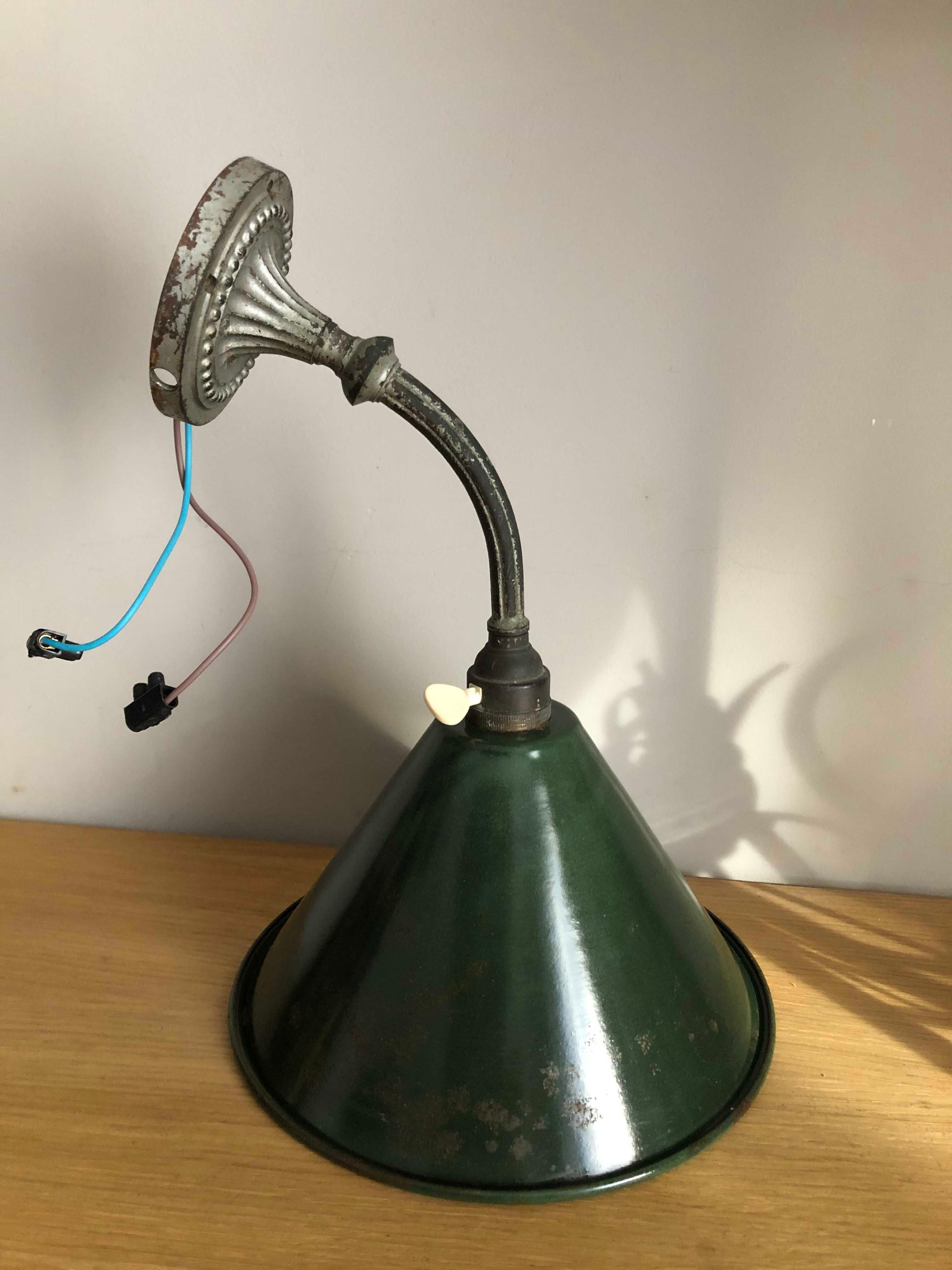 Apply ancient swan collar enamelled day abate