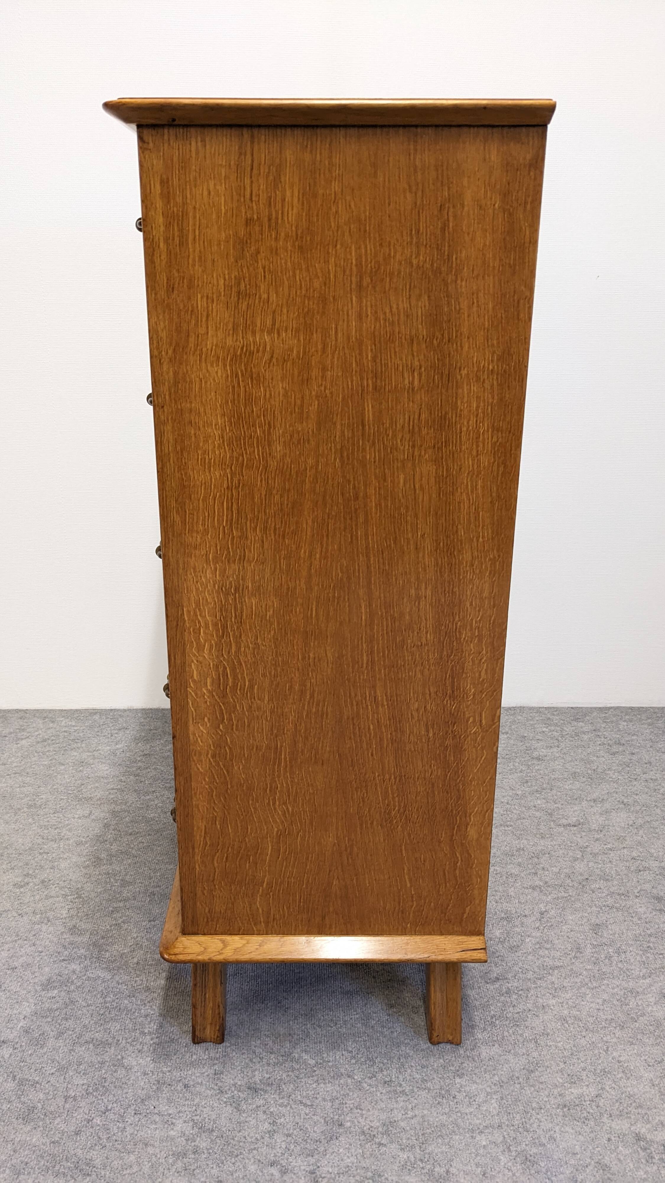 Commode, chiffonnier 5 tiroirs en chêne blond, France vers 1950