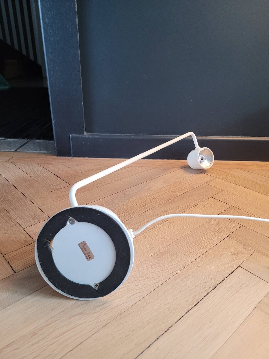 Vintage articulated desk lamp in white lacquer