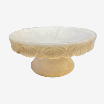 Fruit bowl or pocket in carved alabaster