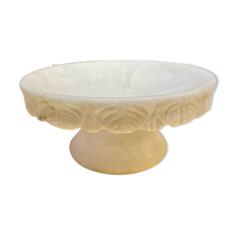 Fruit bowl or pocket in carved alabaster