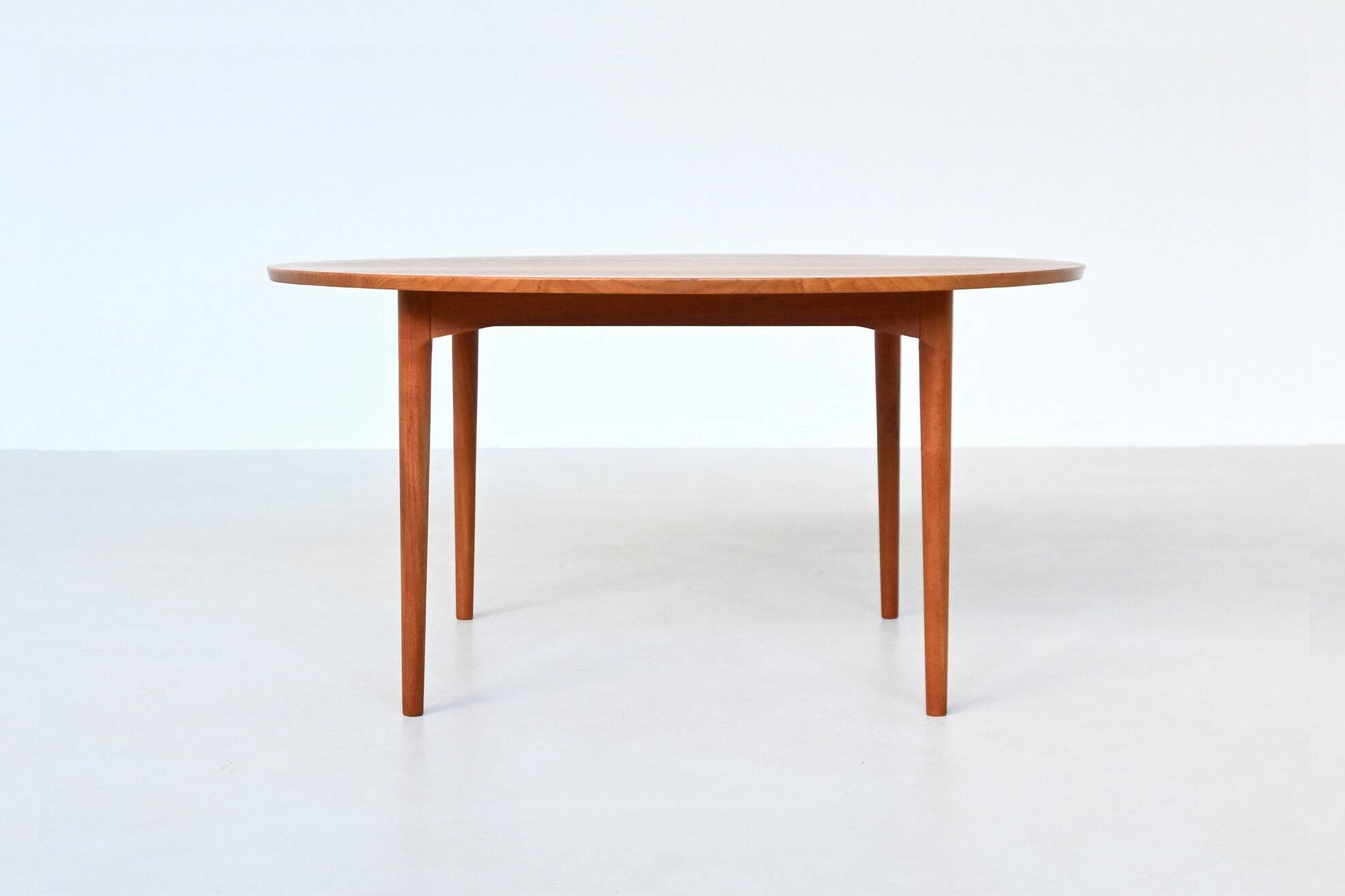 France & Son round dining table in teak Cado Denmark 1960