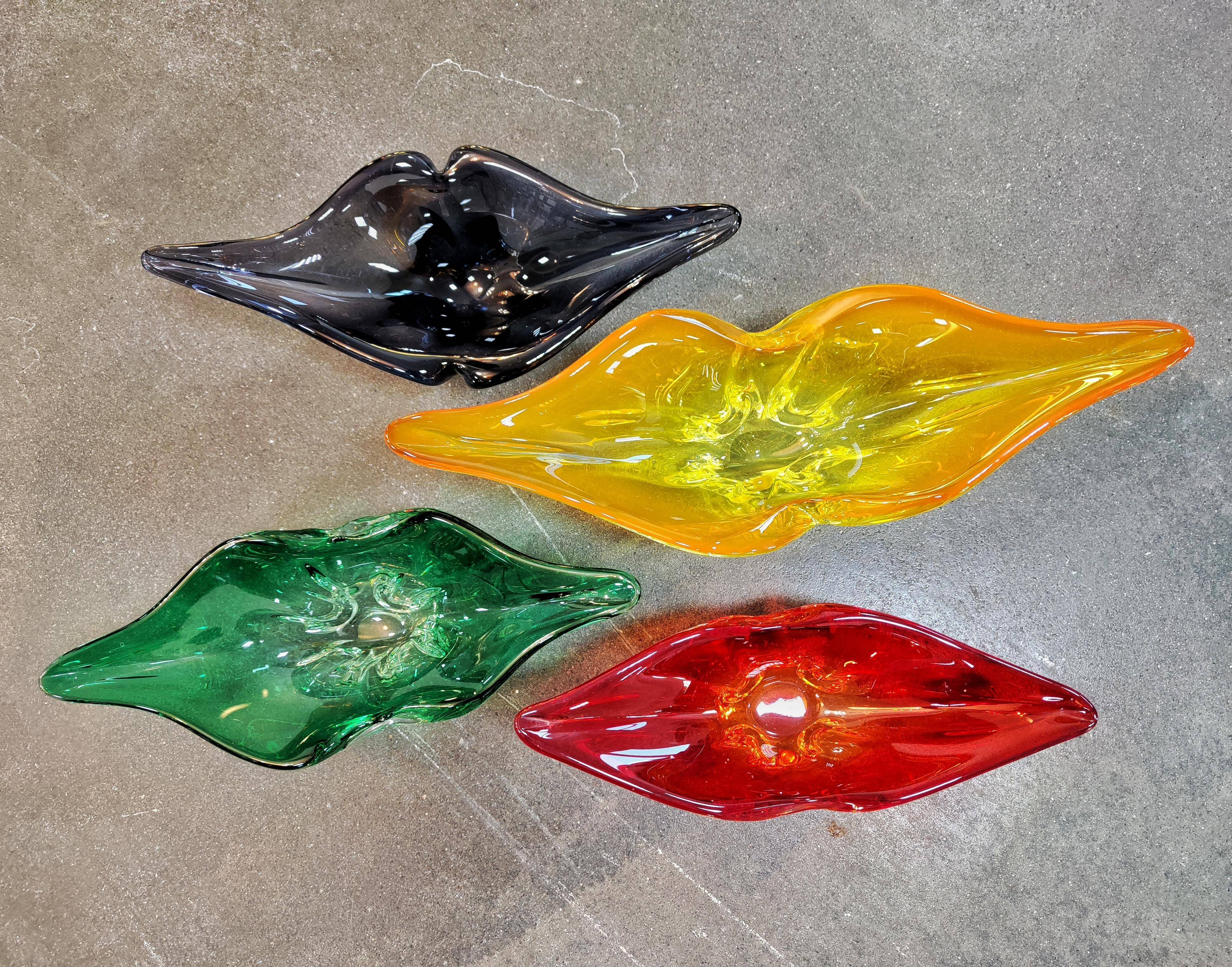Set of 4 decorative glass bowls by Josef Hospodka, 1970s.