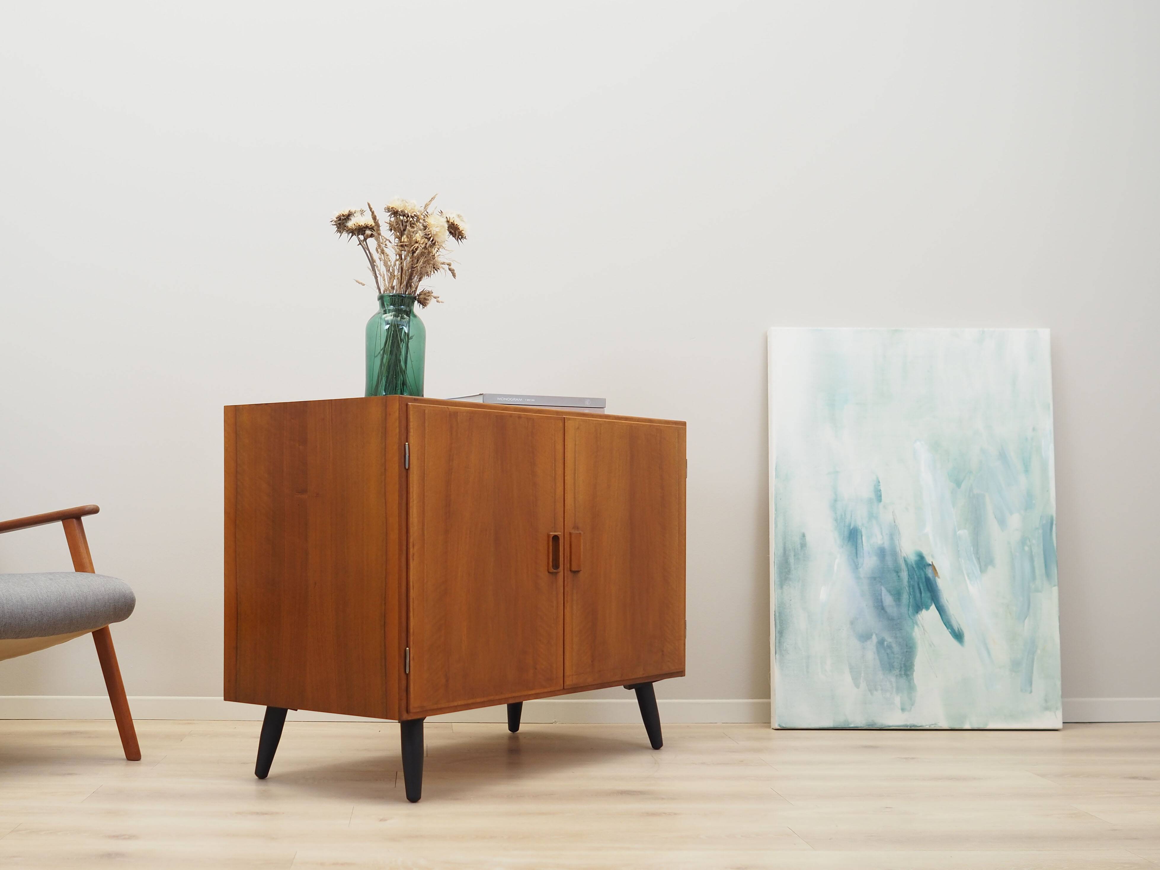 Cabinet en noyer, design danois, années 1960, designer : Børge Mogensen