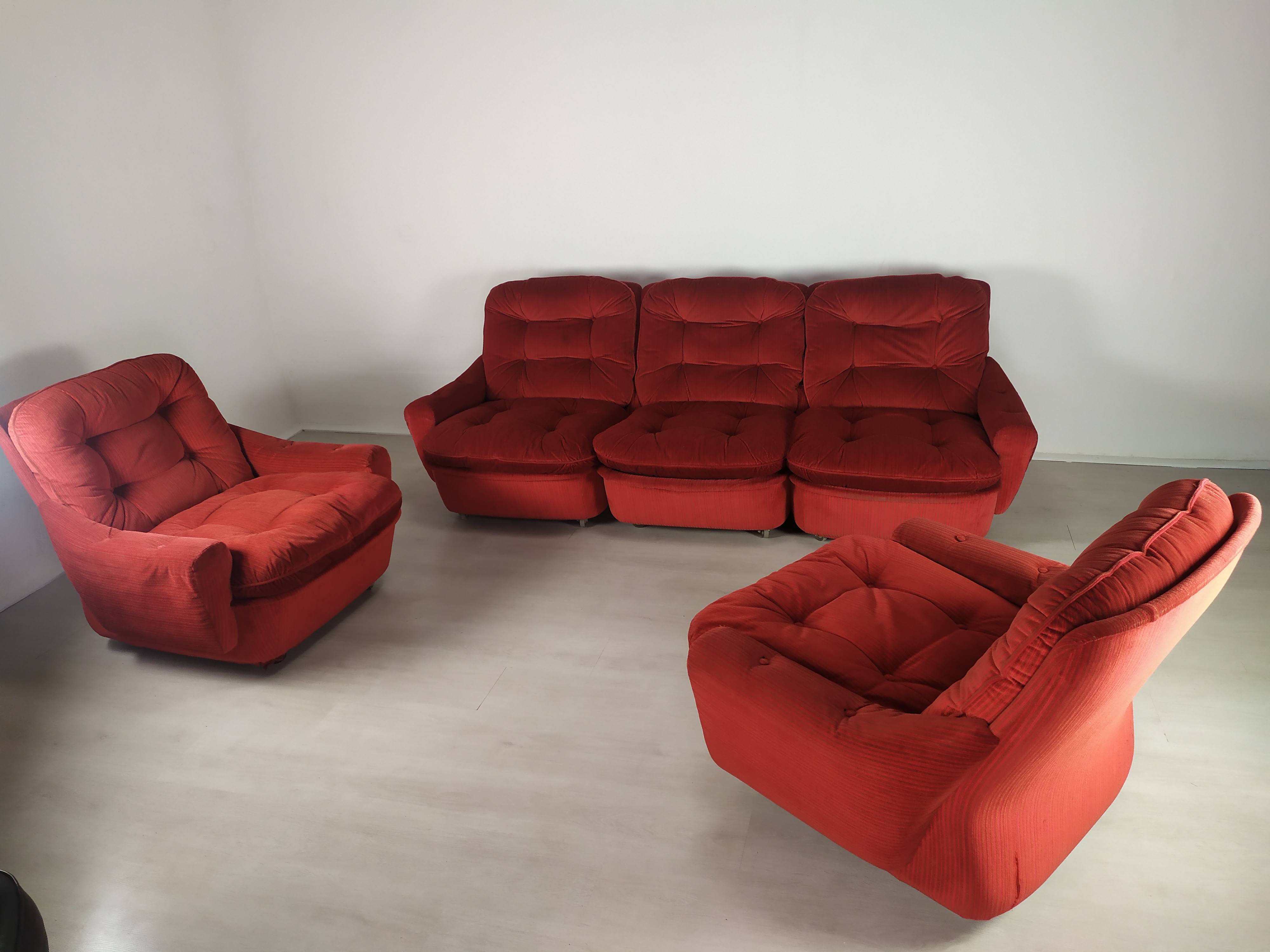 Airborne Cadestin Red Velvet Lounge