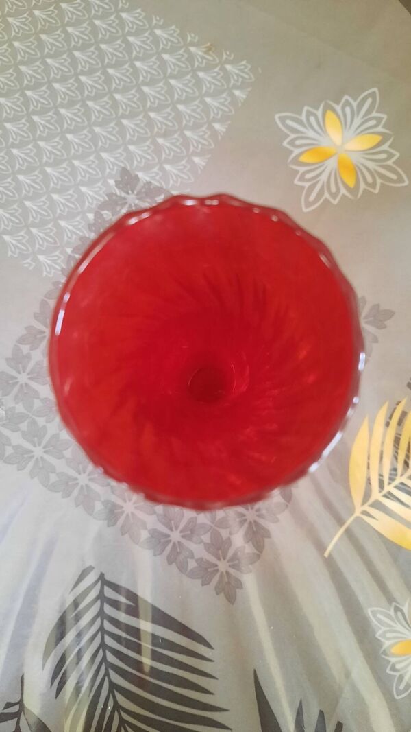 Vase soliflore en verre soufflé rouge ruby