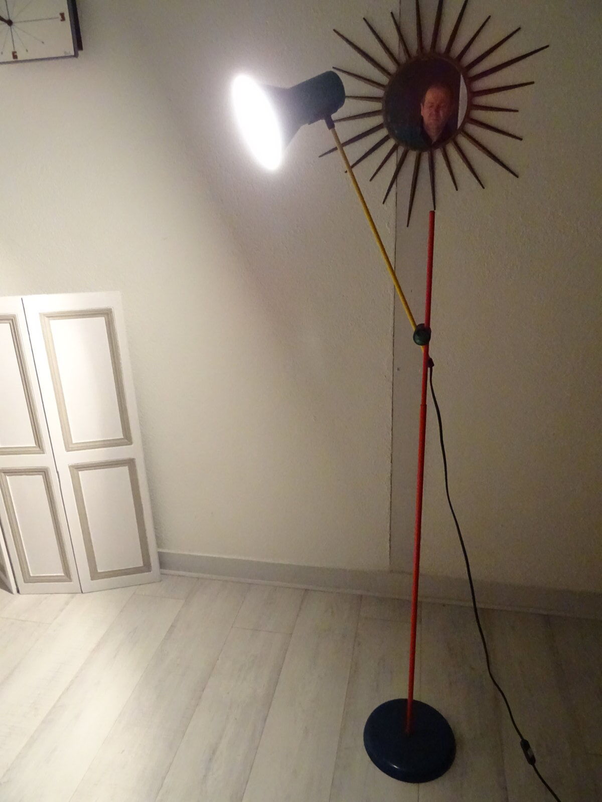 80s metal lamppost Memphis style