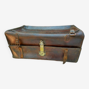 Ancienne valise en cuir "Bazar du voyage"