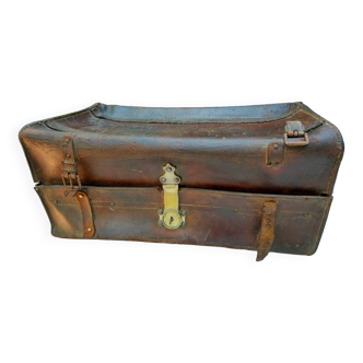 Ancienne valise en cuir "Bazar du voyage"