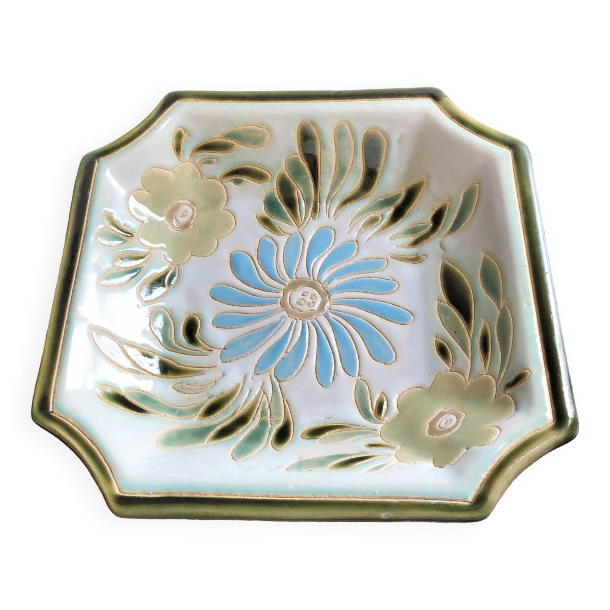 Ceramic pocket tray