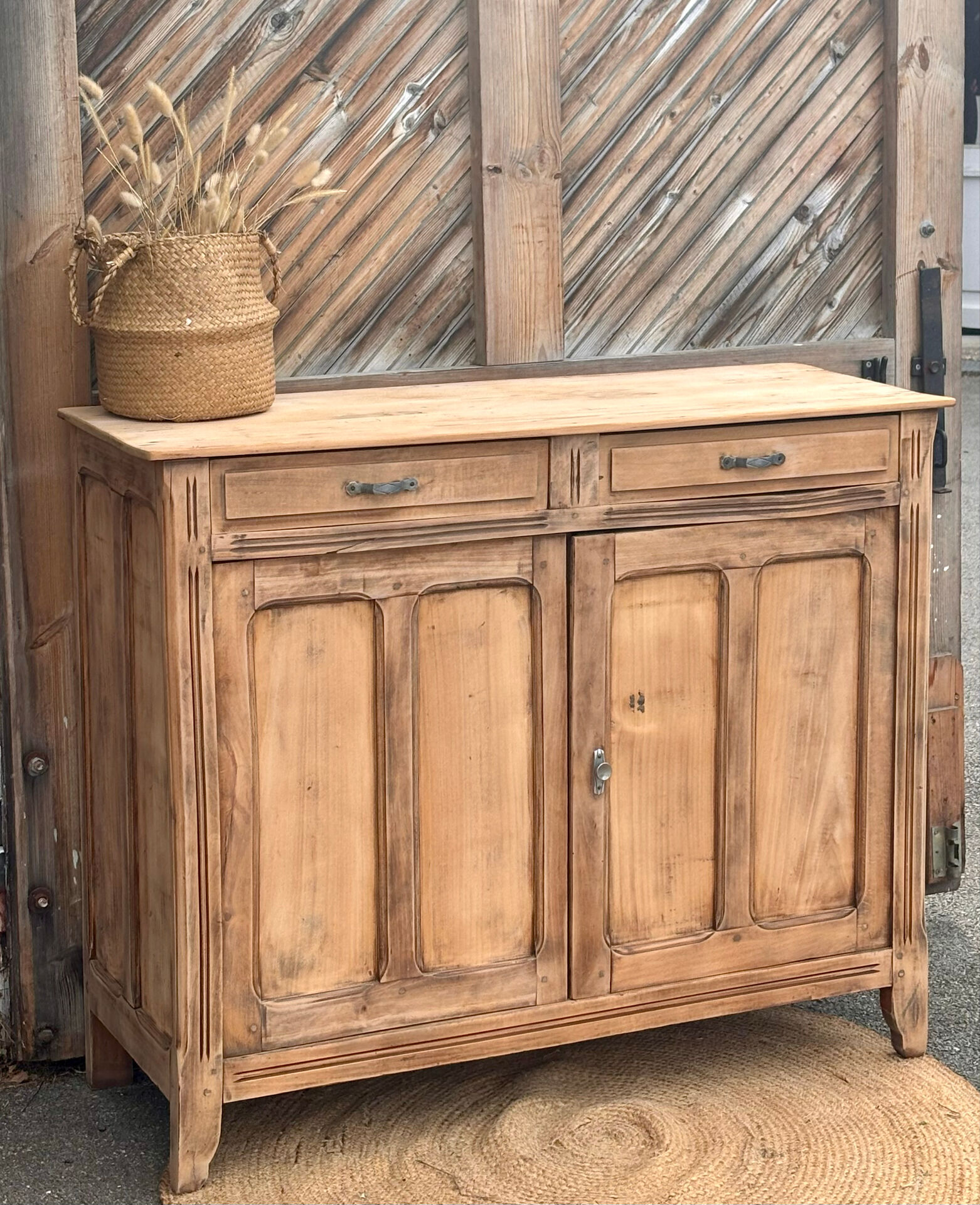 Old Parisian buffet in raw solid wood - 2 drawers