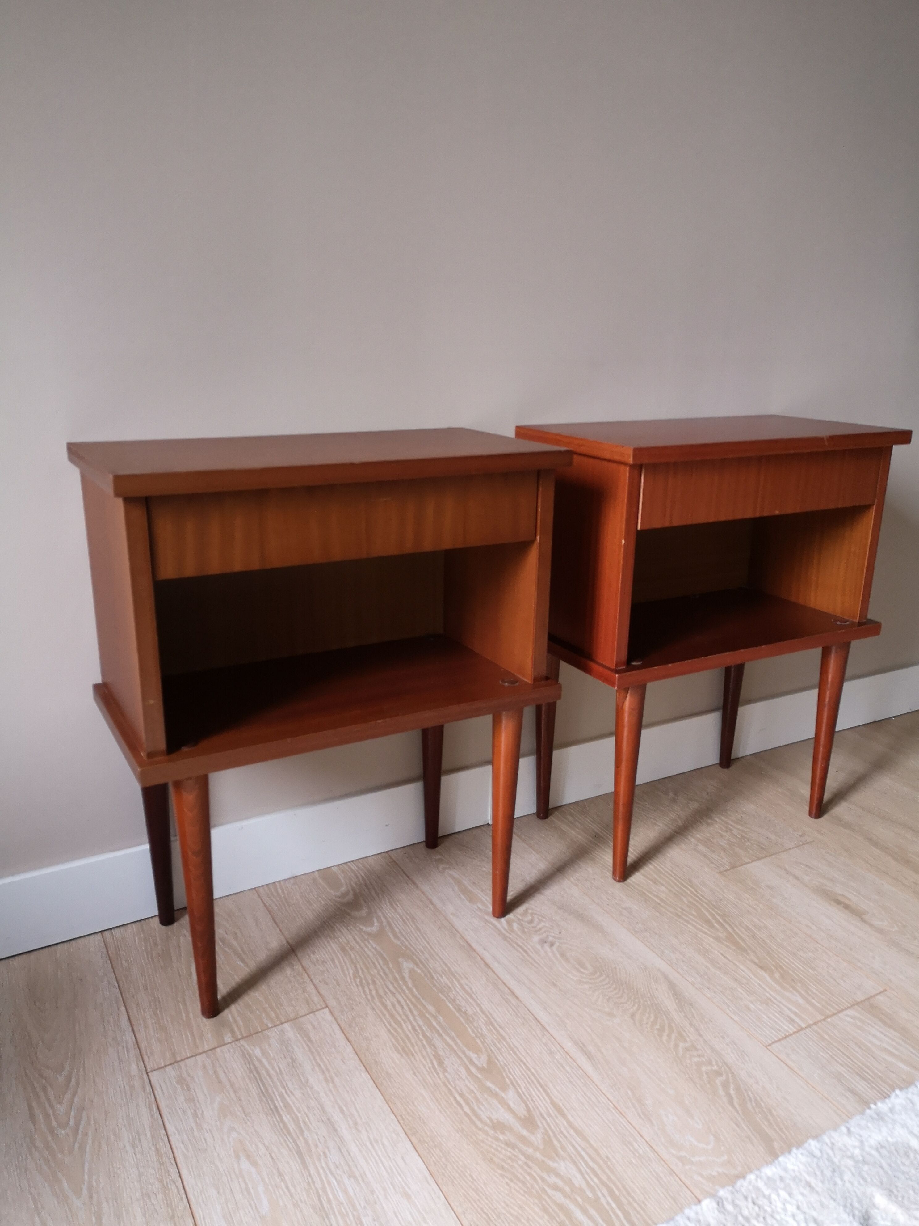 Paire de chevets en teck de style scandinave
