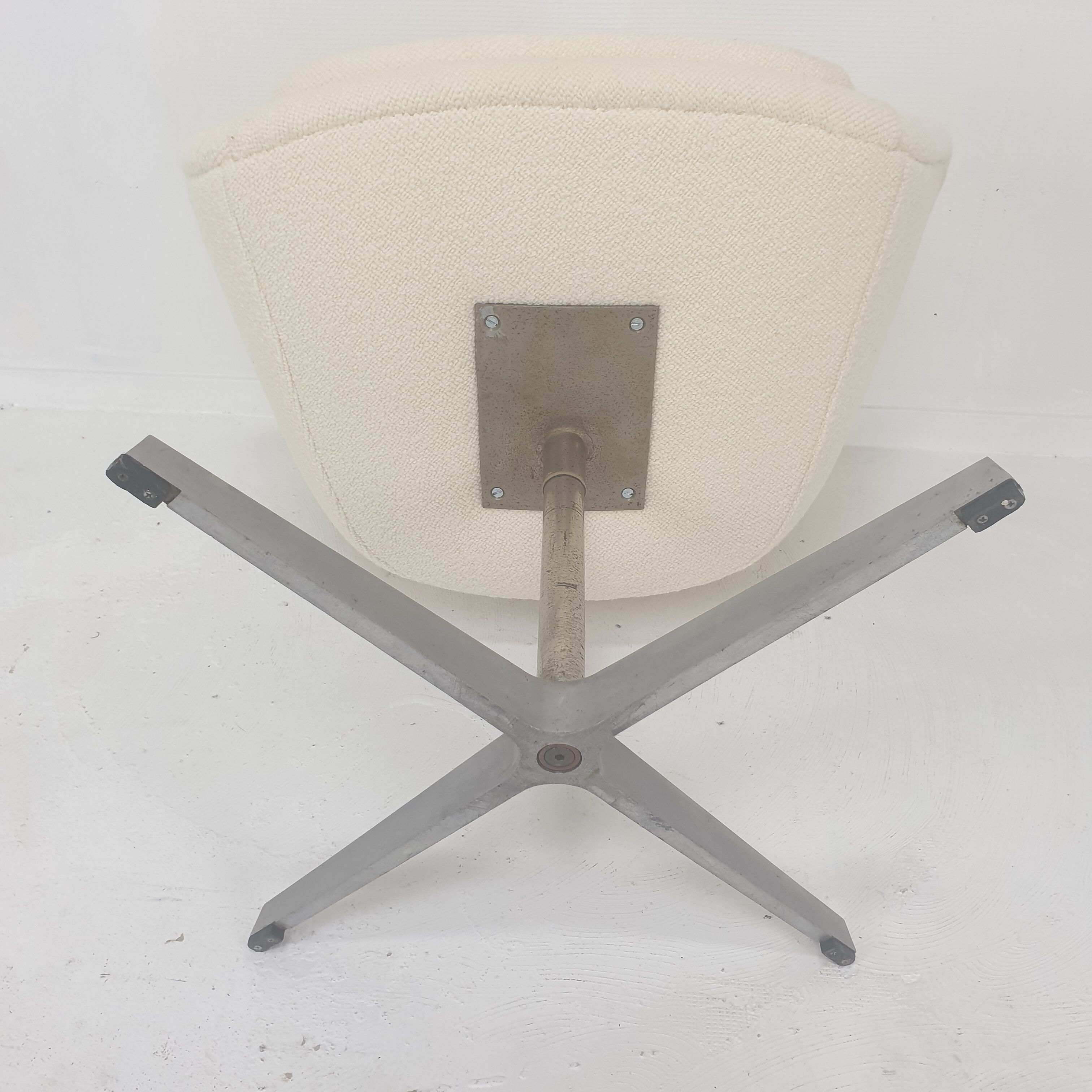 Office chair F8800 by Pierre Paulin for Artifort, 1960s