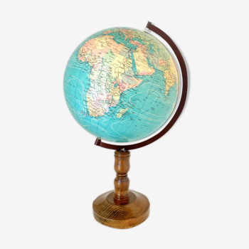 Bright terrestrial globe Taride