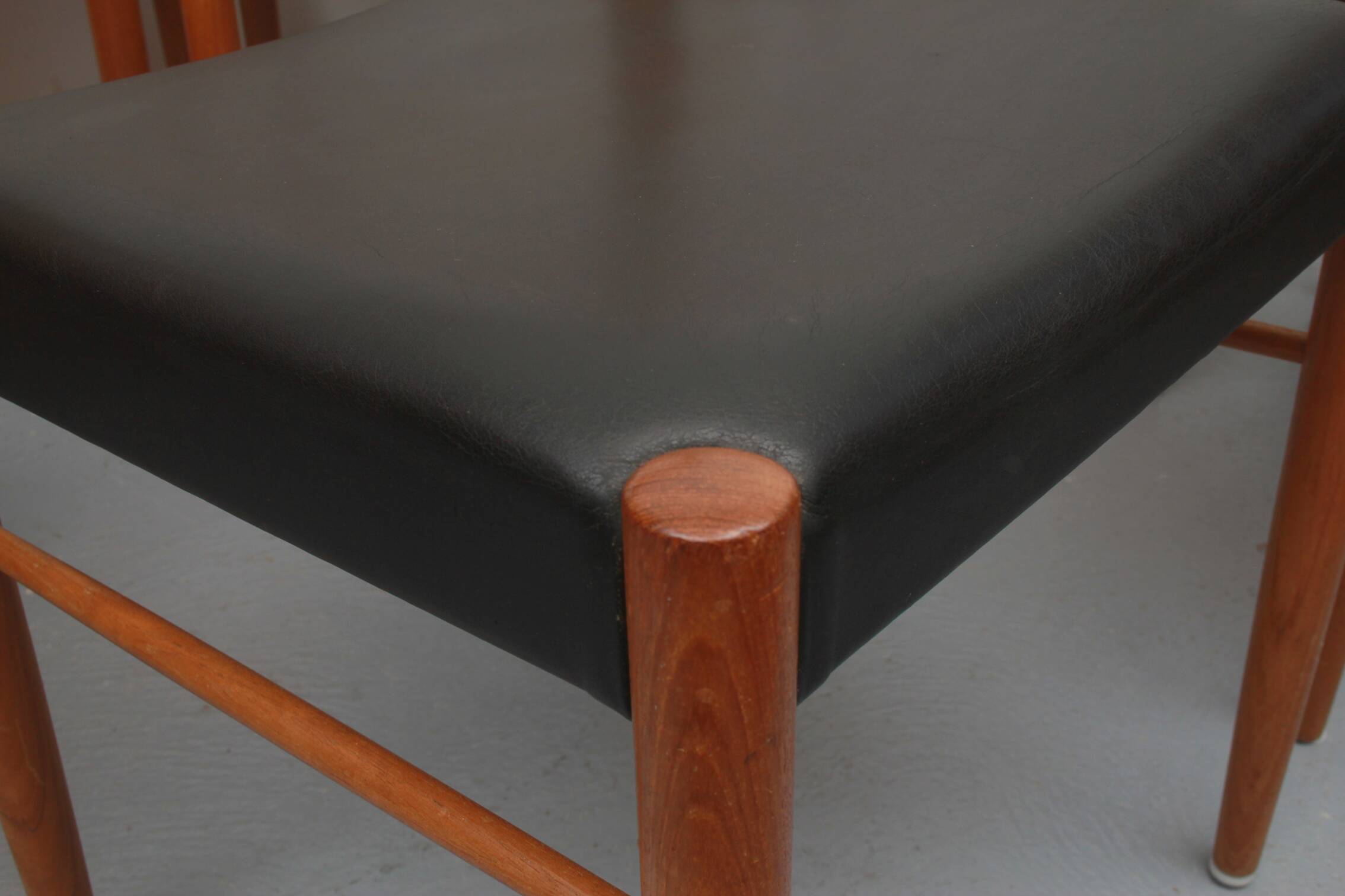 Set of 6 dining chairs teak, H.W. Klein for Bramin