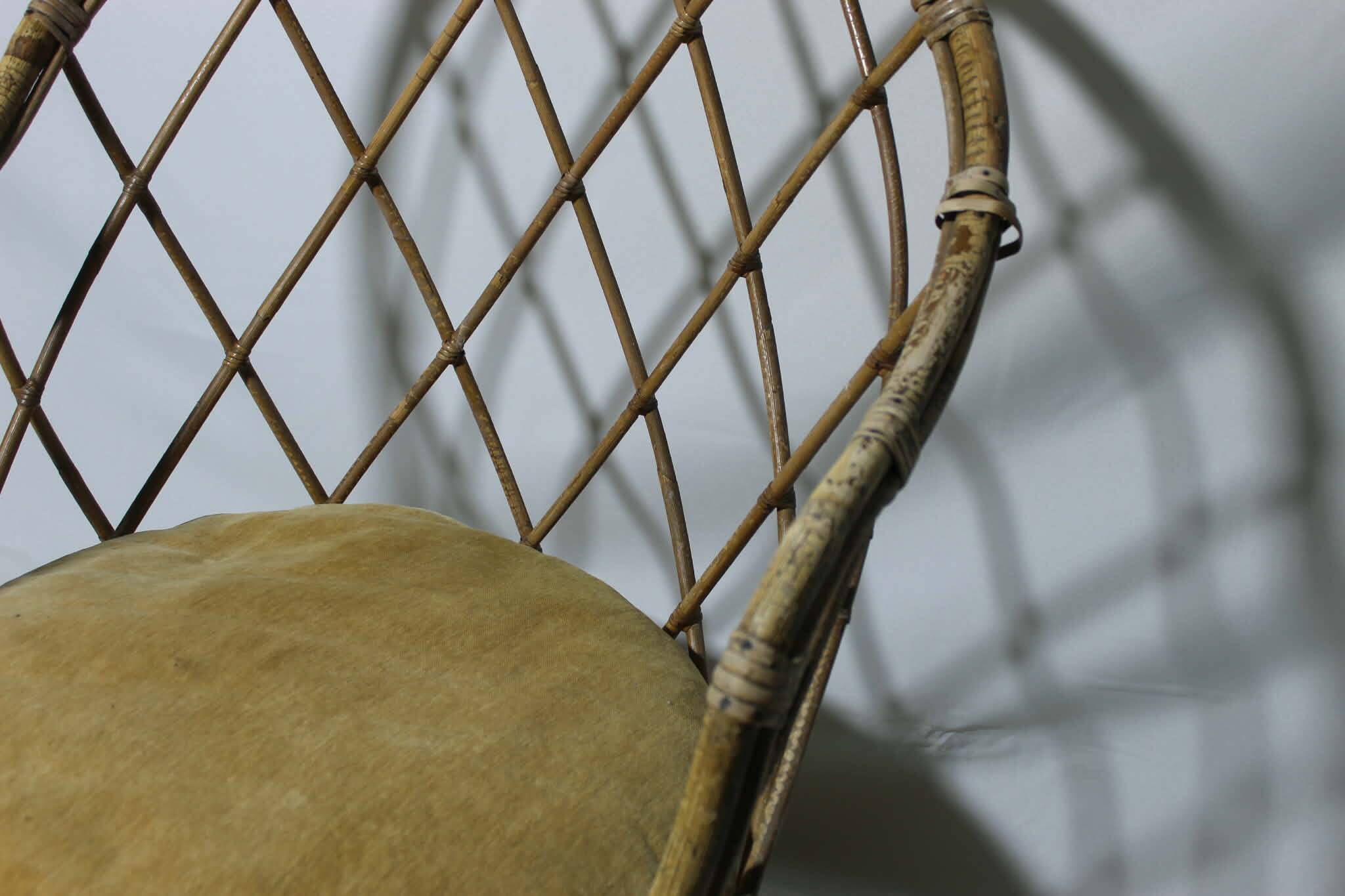 A cane tub type chair