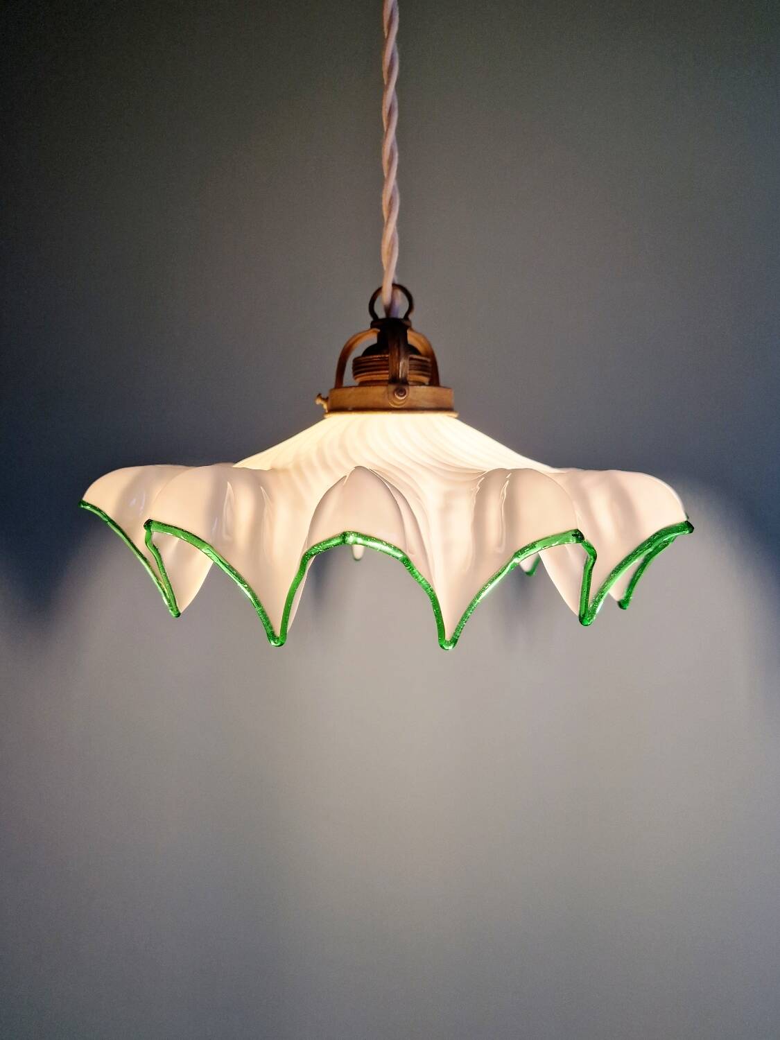 Art Deco pendant light in scalloped white opaline, 1920-30