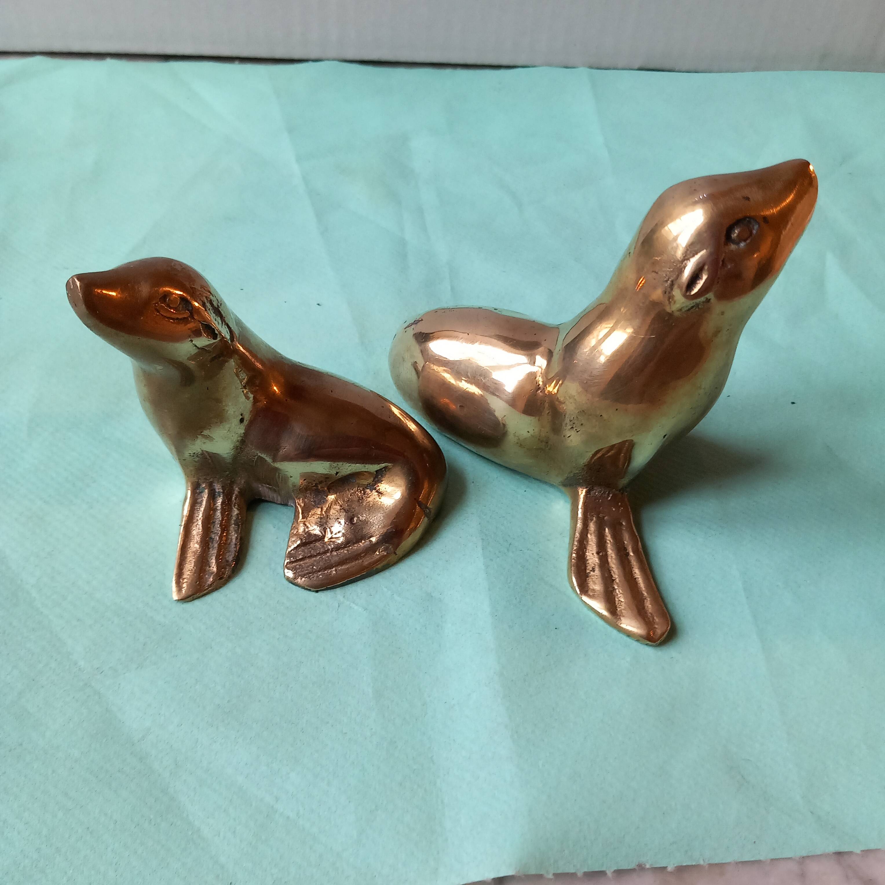 Brass sea lion duo