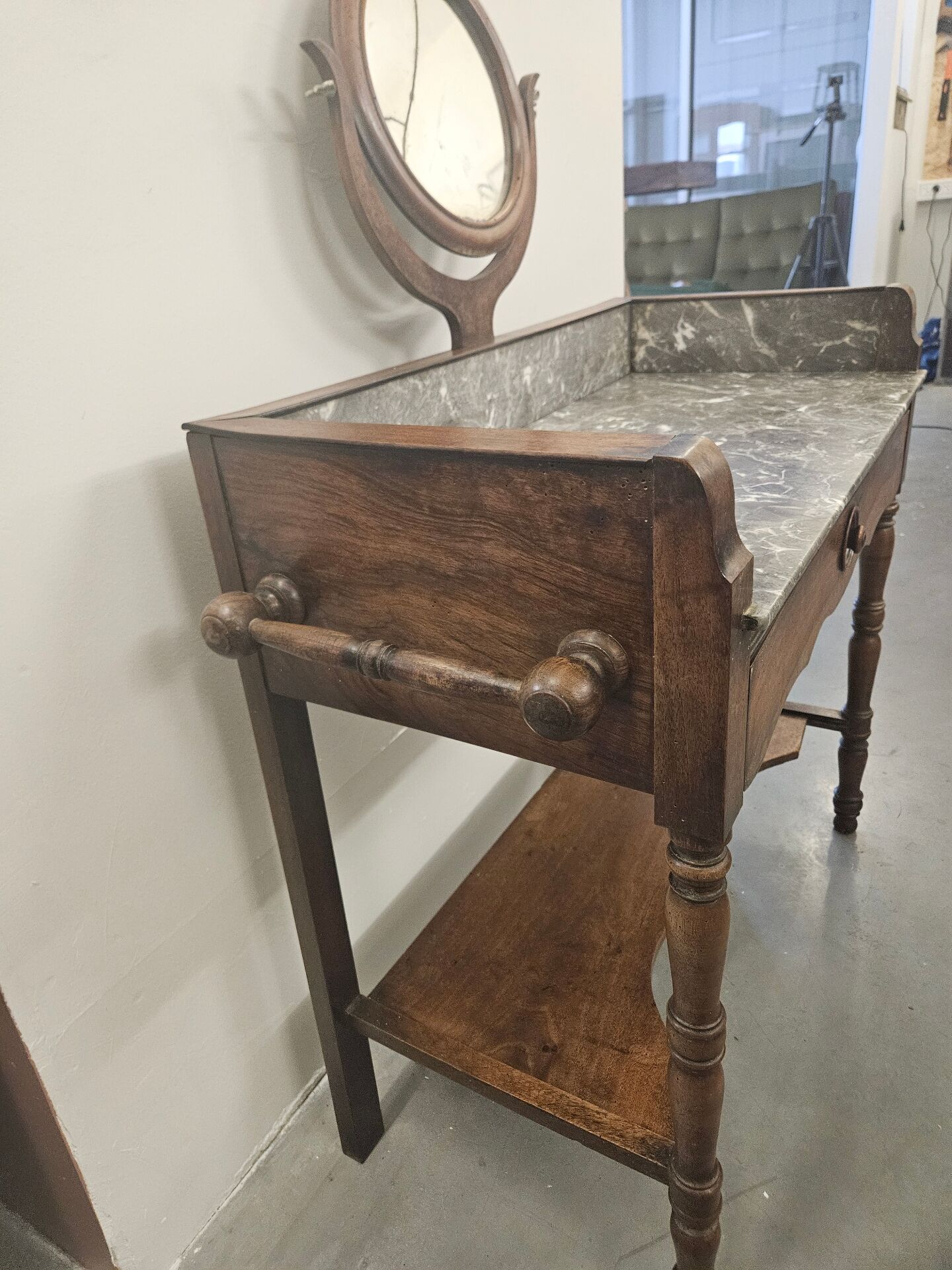 Coiffeuse 1900 ou meuble de toilette
