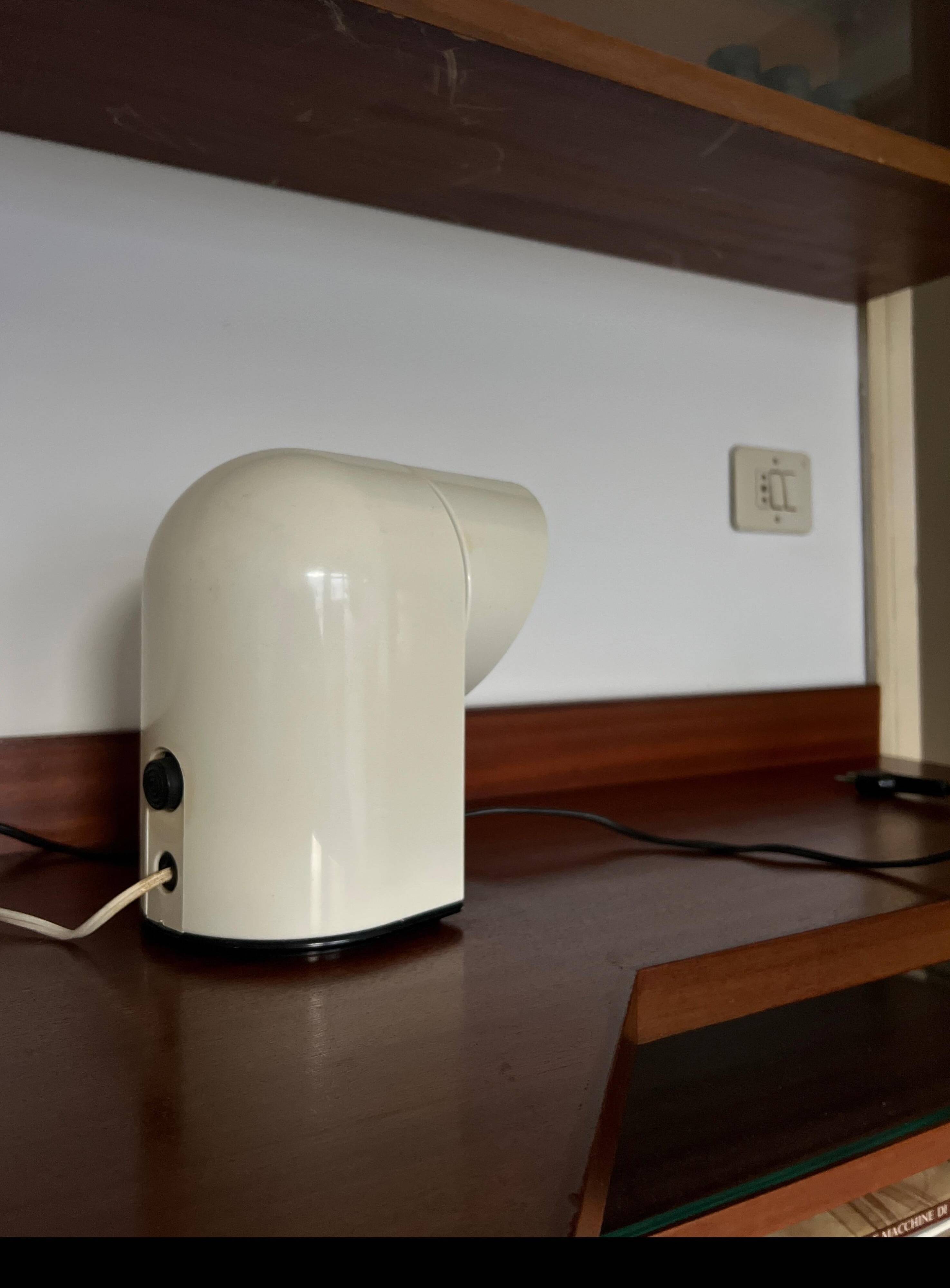 Lampe de table blanche "Oliver" de style Space Age vintage italienne par Paolo Piva pour Lumenform
