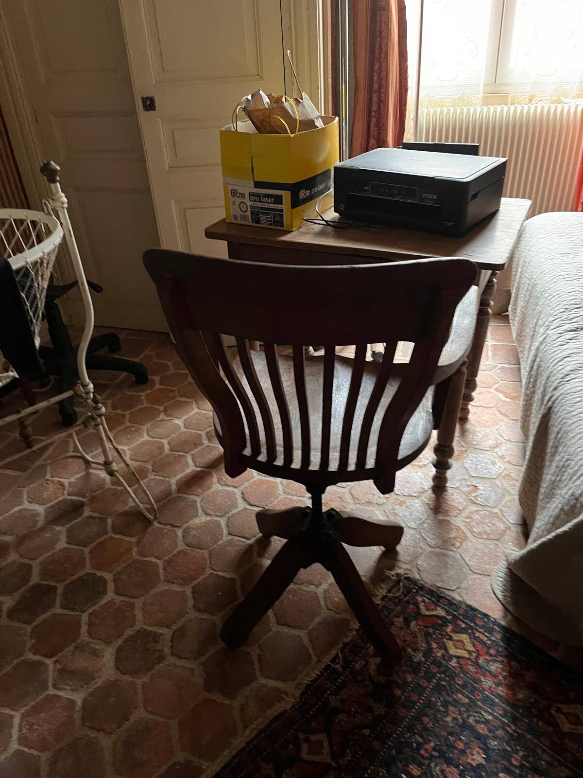 Classic vintage swivel office armchair (1950s–1970s)