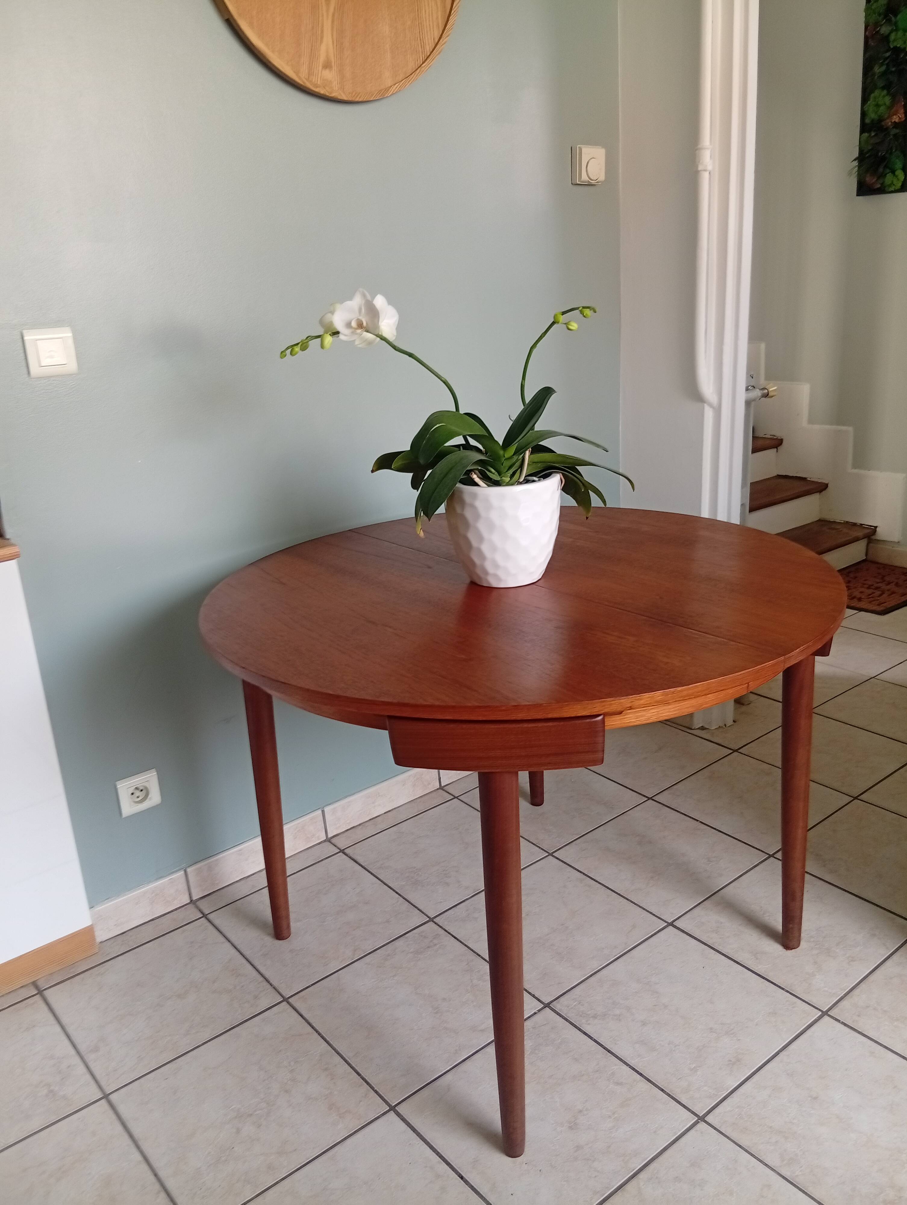 Danish table Frem Røjle Hans Olsen extendable round Scandinavian