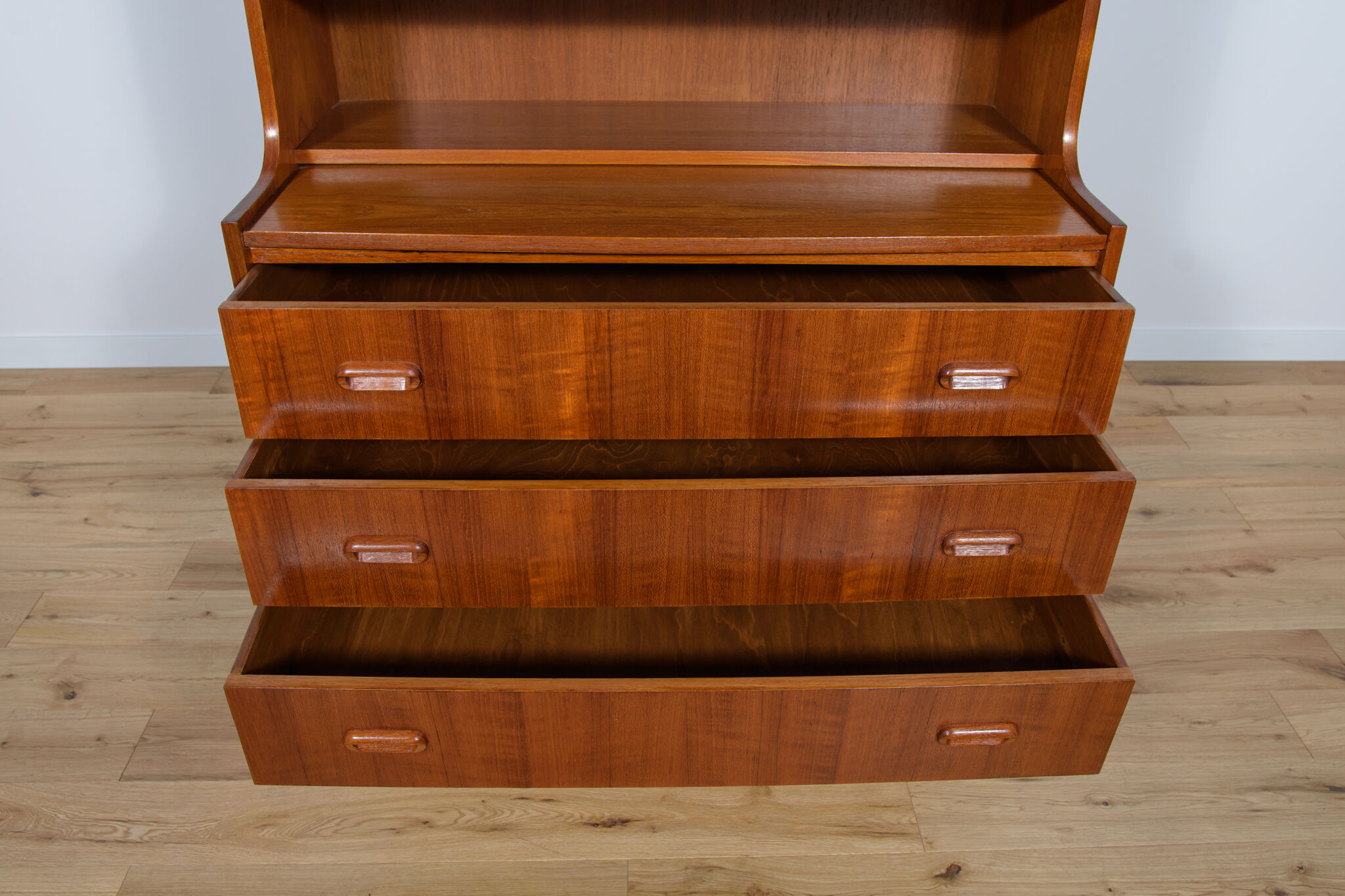Mid-century teak shelf with pull-out top, 1960s