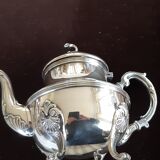 Teapot in silver metal