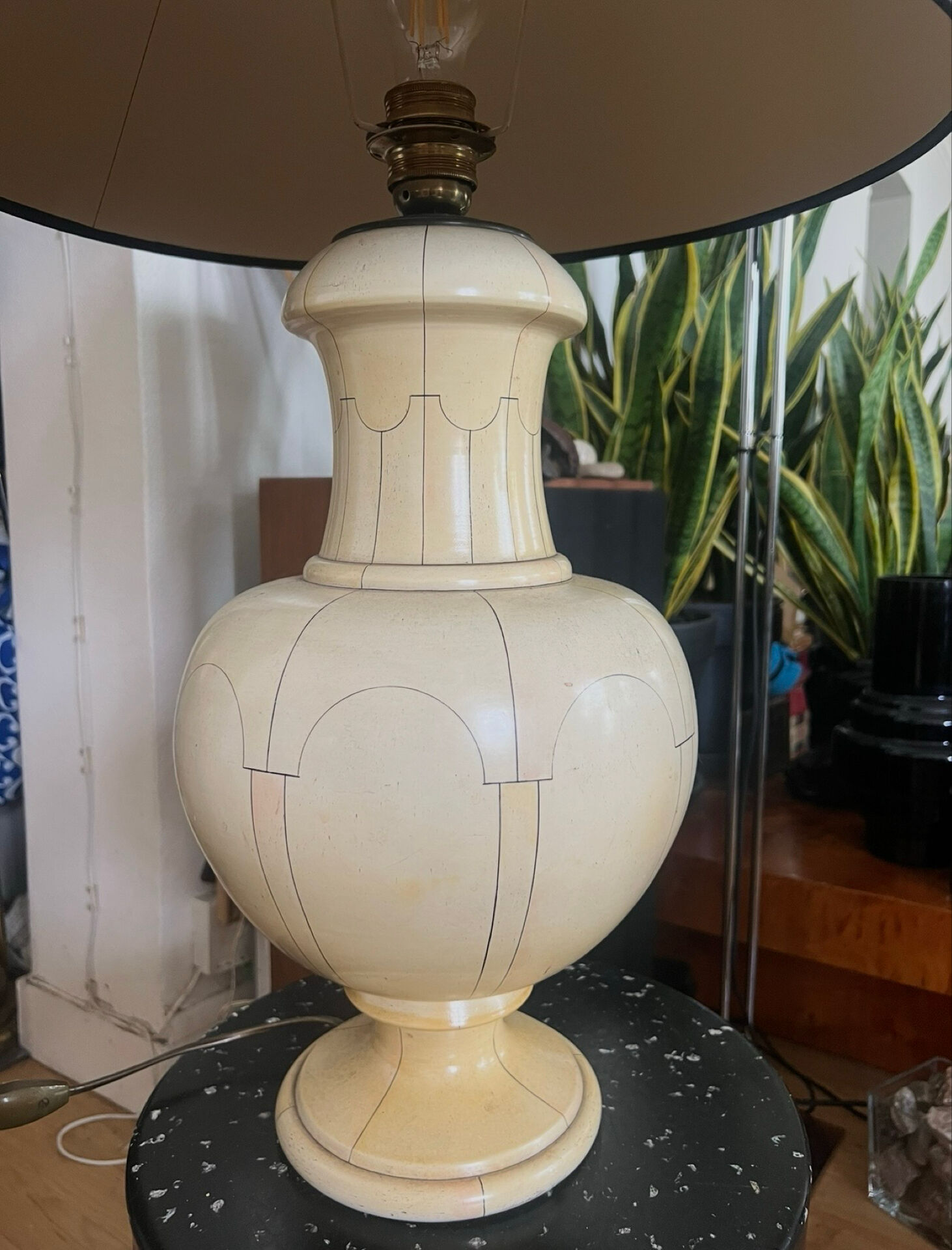 Lamp Jean Roger - Paris 1981 - ivory ceramic - signed