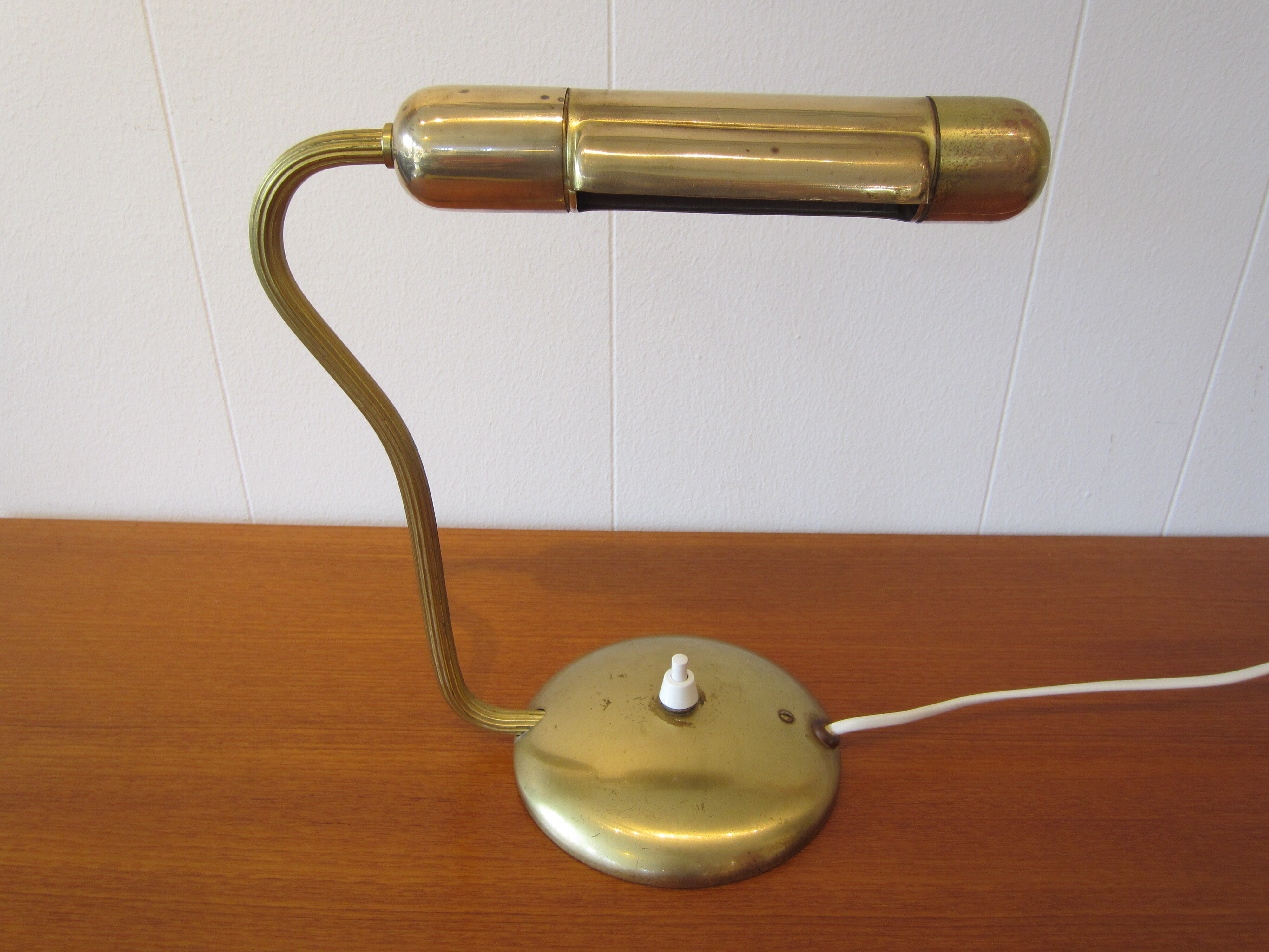 Scandinavian asea desk lamp