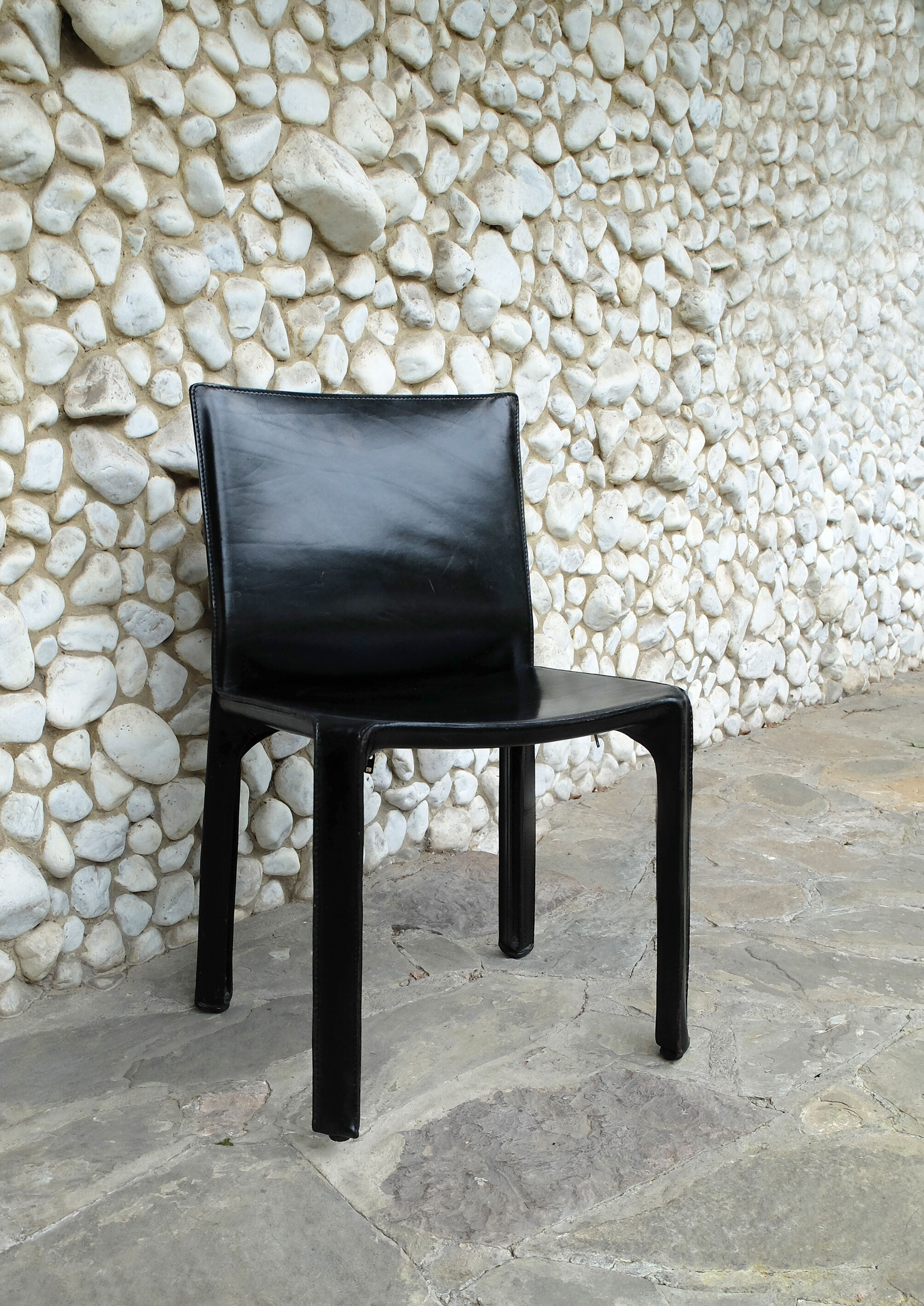 CAB 412 chair in black leather, Mario Bellini design for Cassina