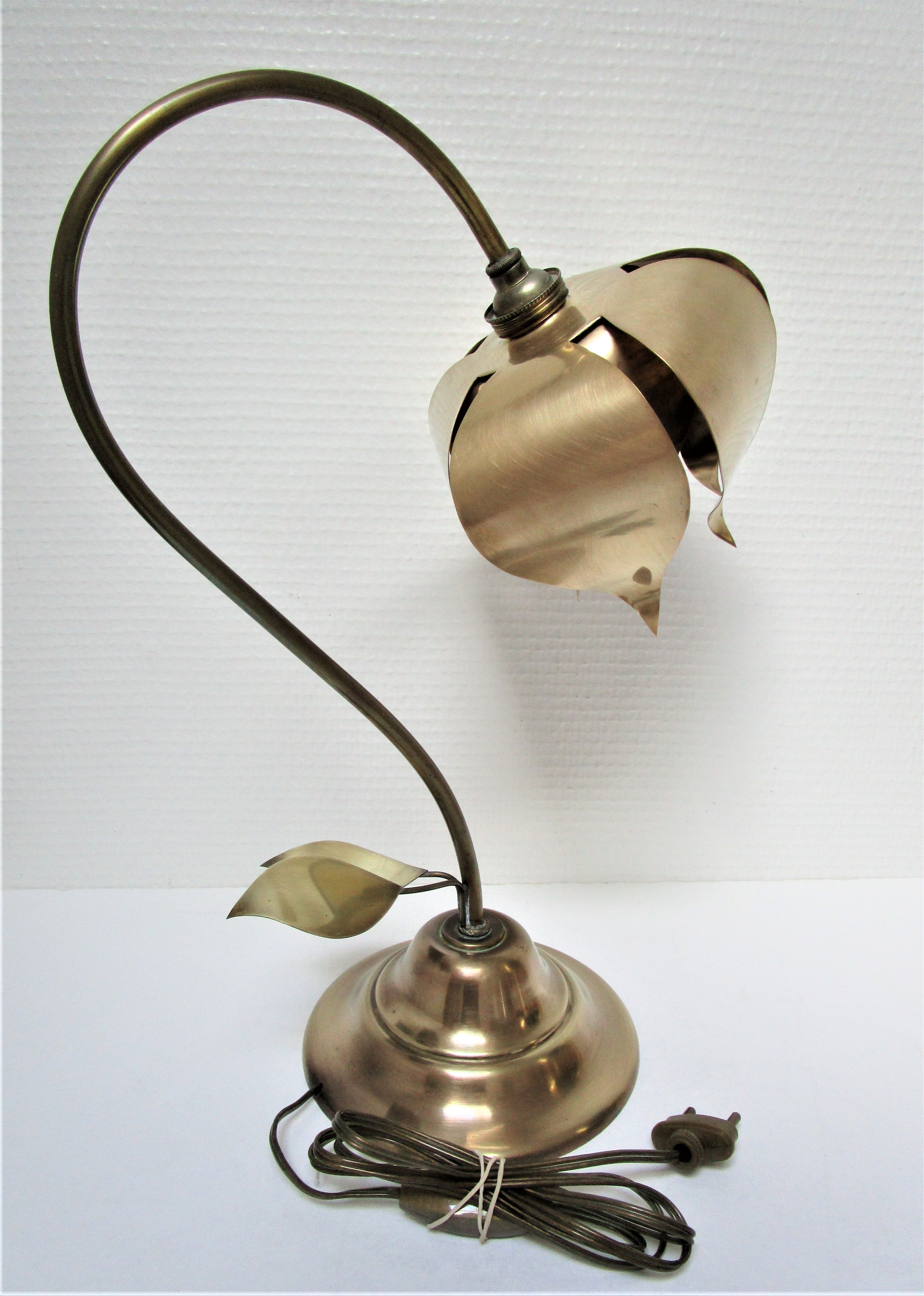 Stylized lotus flower lamp vintage brass 70s
