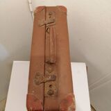 Small old suitcase to revamp