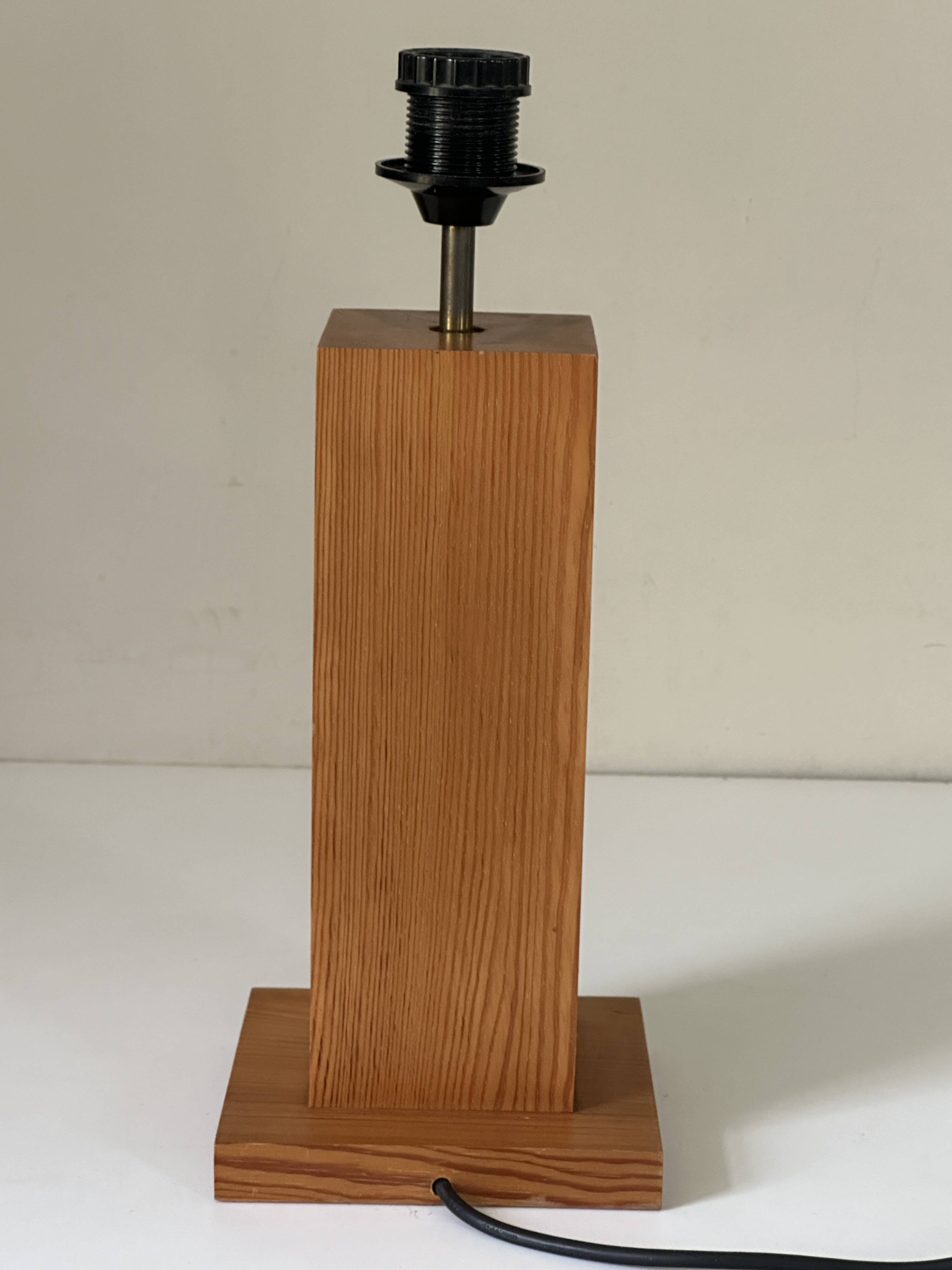 Lampe en pin vintage design années 70 80