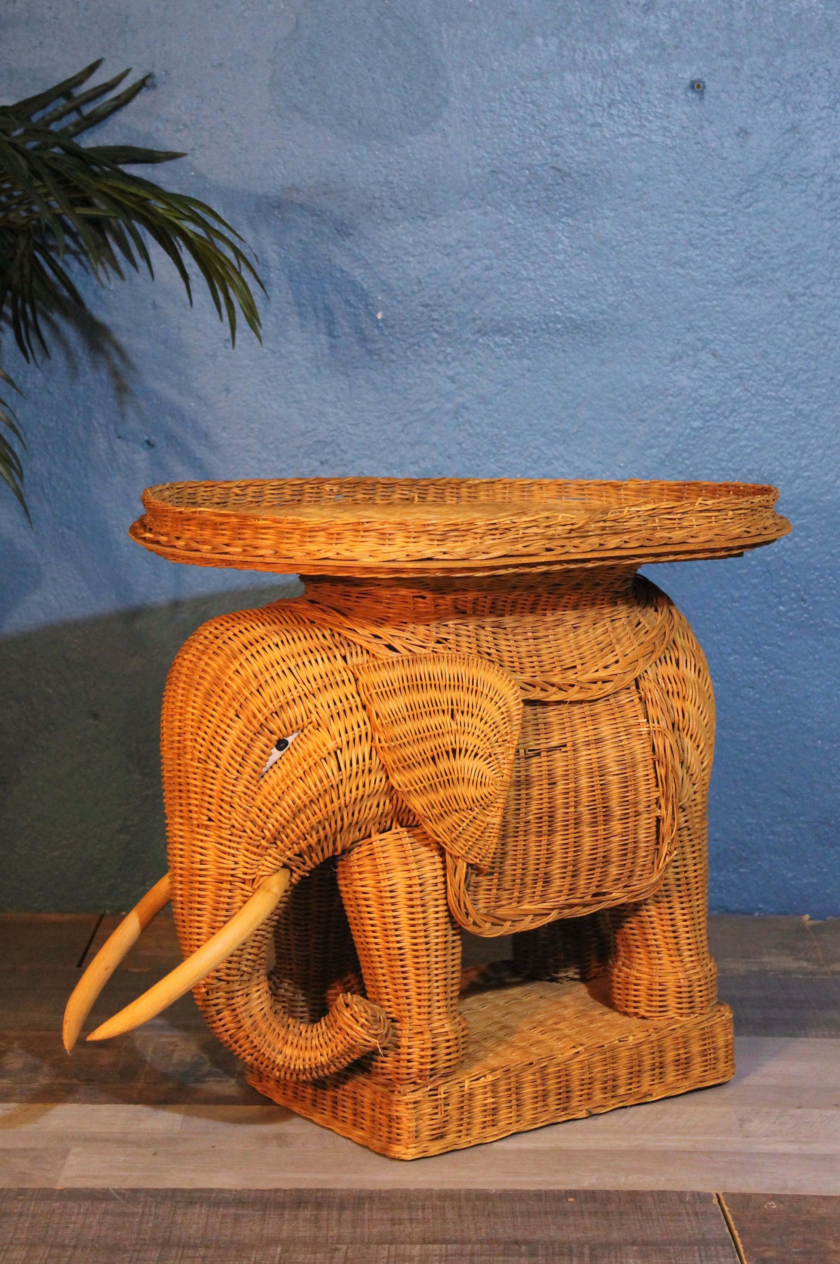 "Elephant" sofa tip 1960s