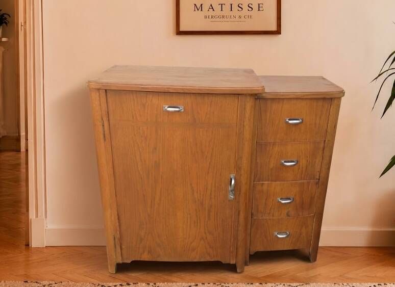 Small retro buffet