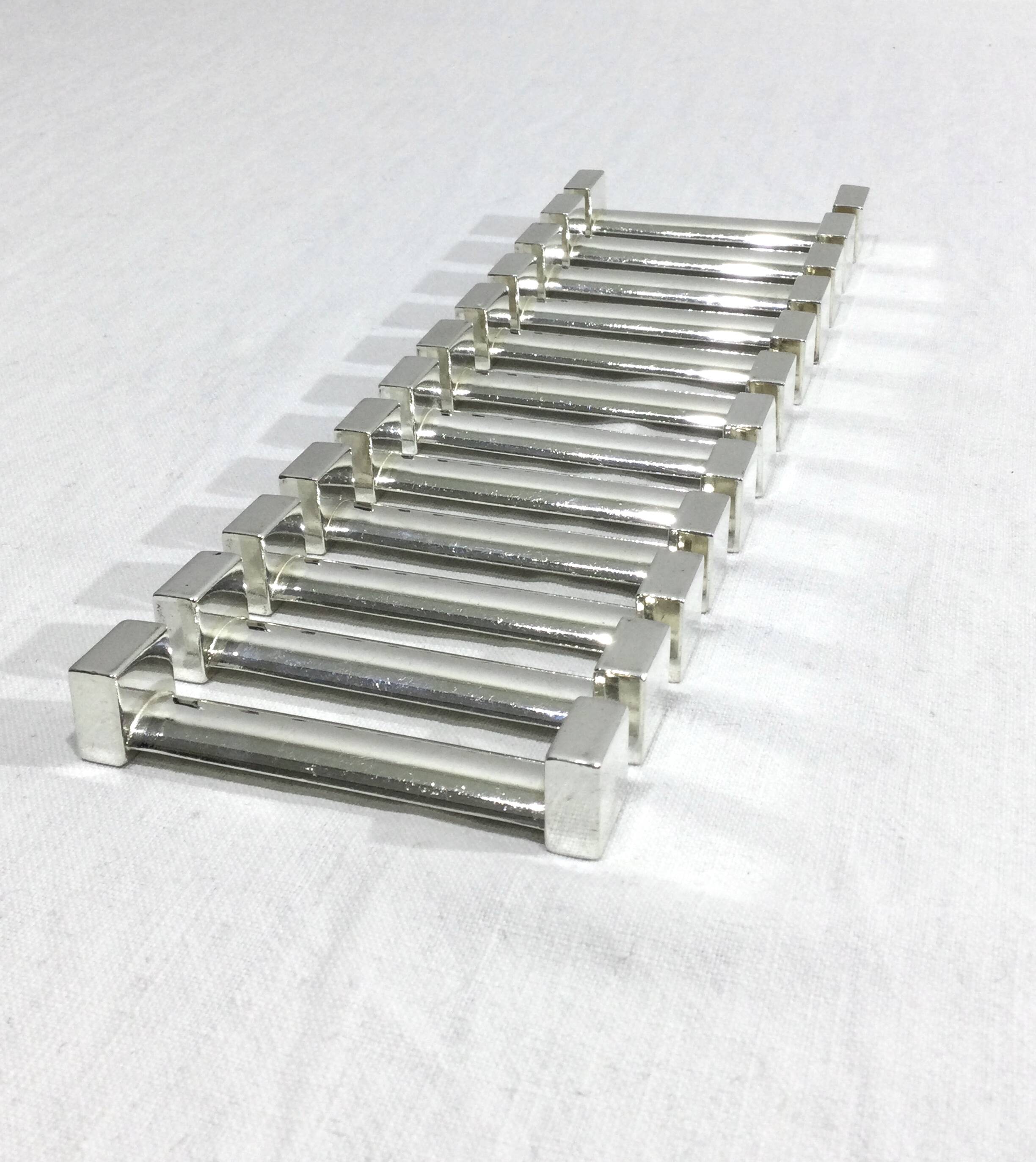 Saint Médard – 12 silver metal knife holders